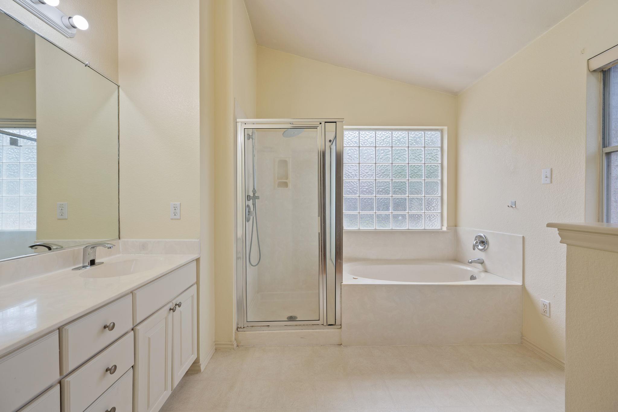 517 Paso Fino Trl Property Photo 23