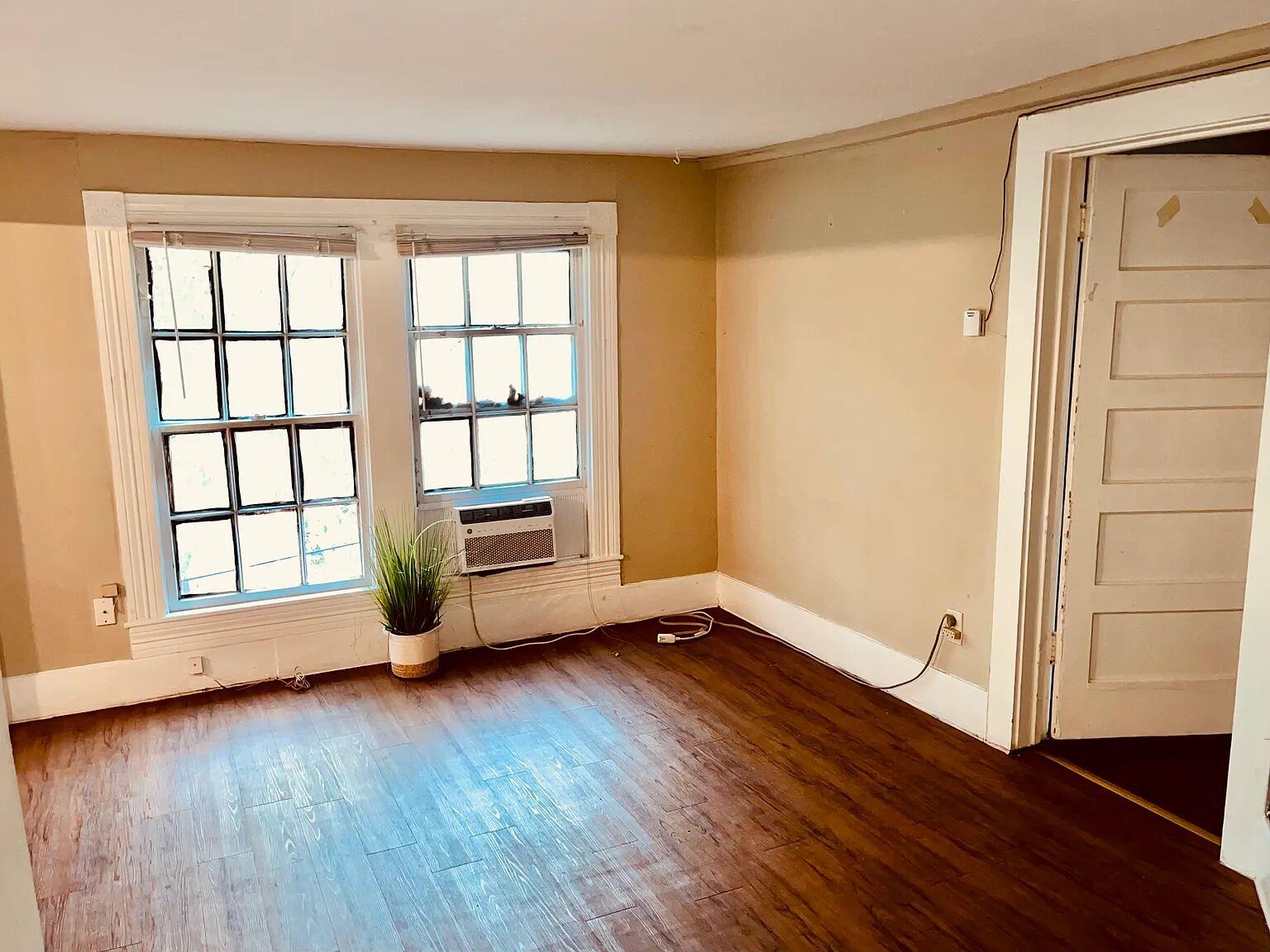 706 W 32nd St #b Property Photo 3