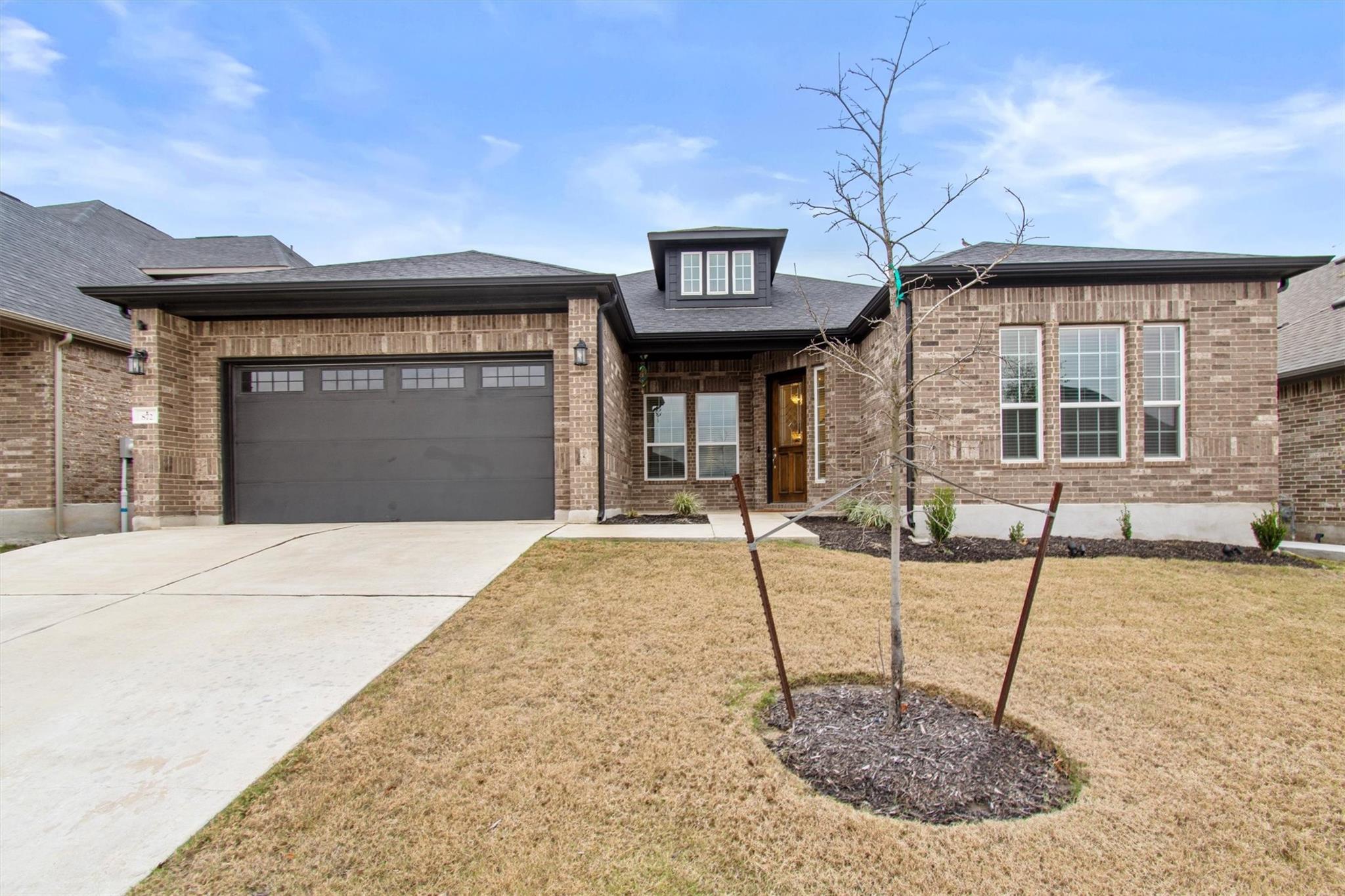 872 Wild Pecan Loop Property Photo 1