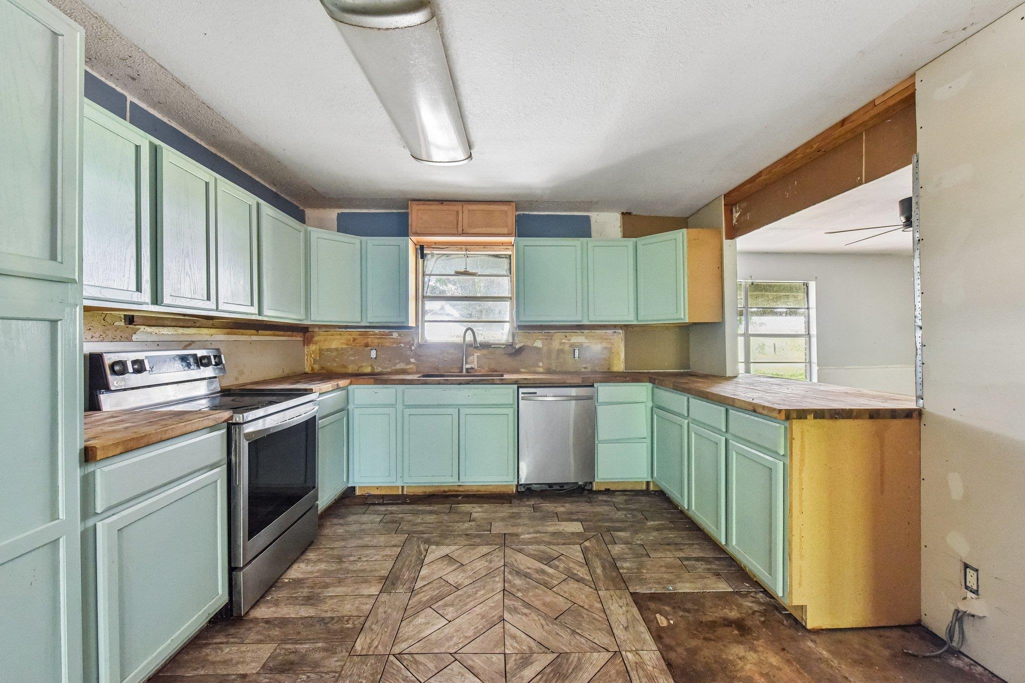 1111 Silent Valley Rd Property Photo 6