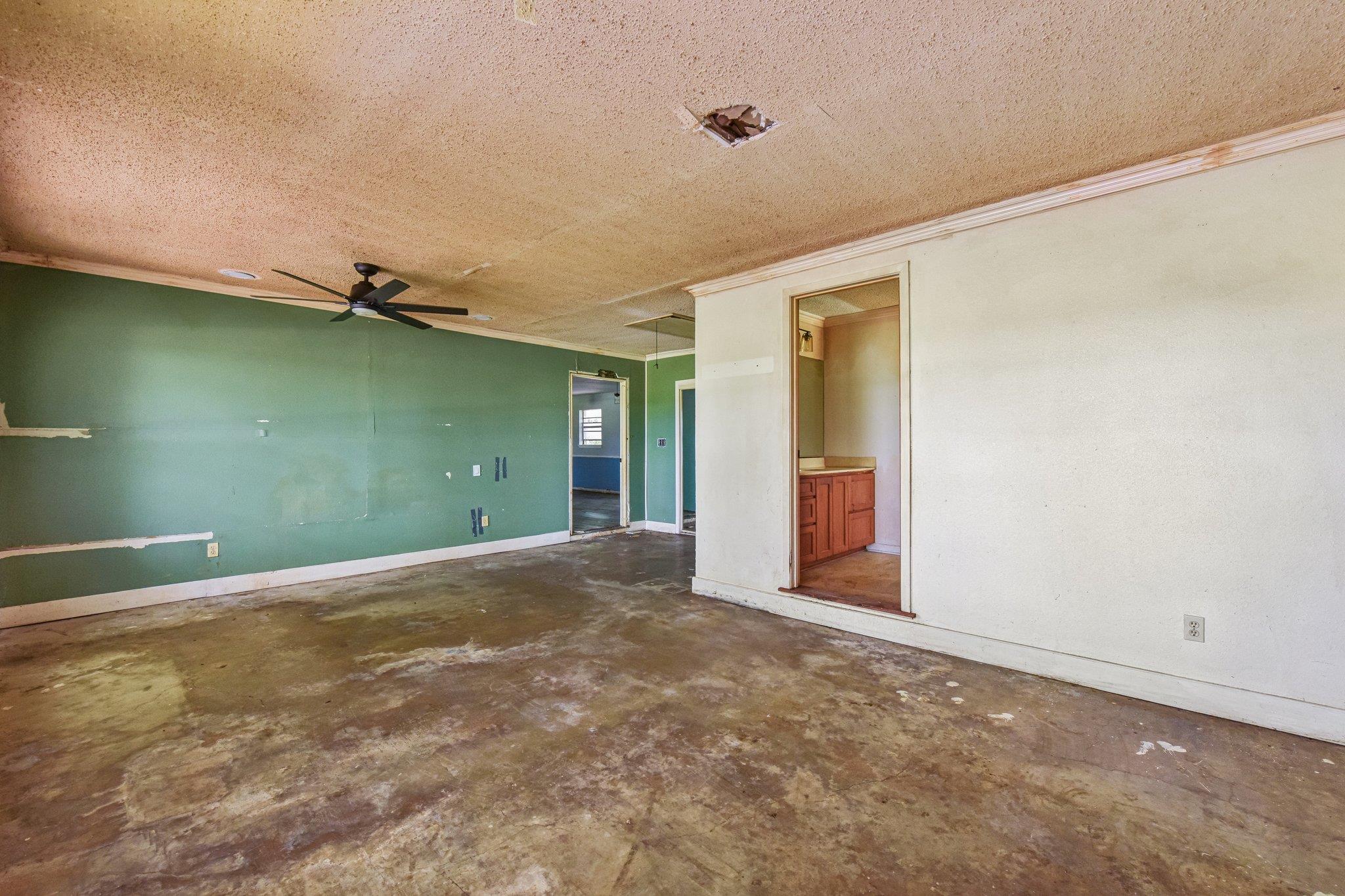 1111 Silent Valley Rd Property Photo 8