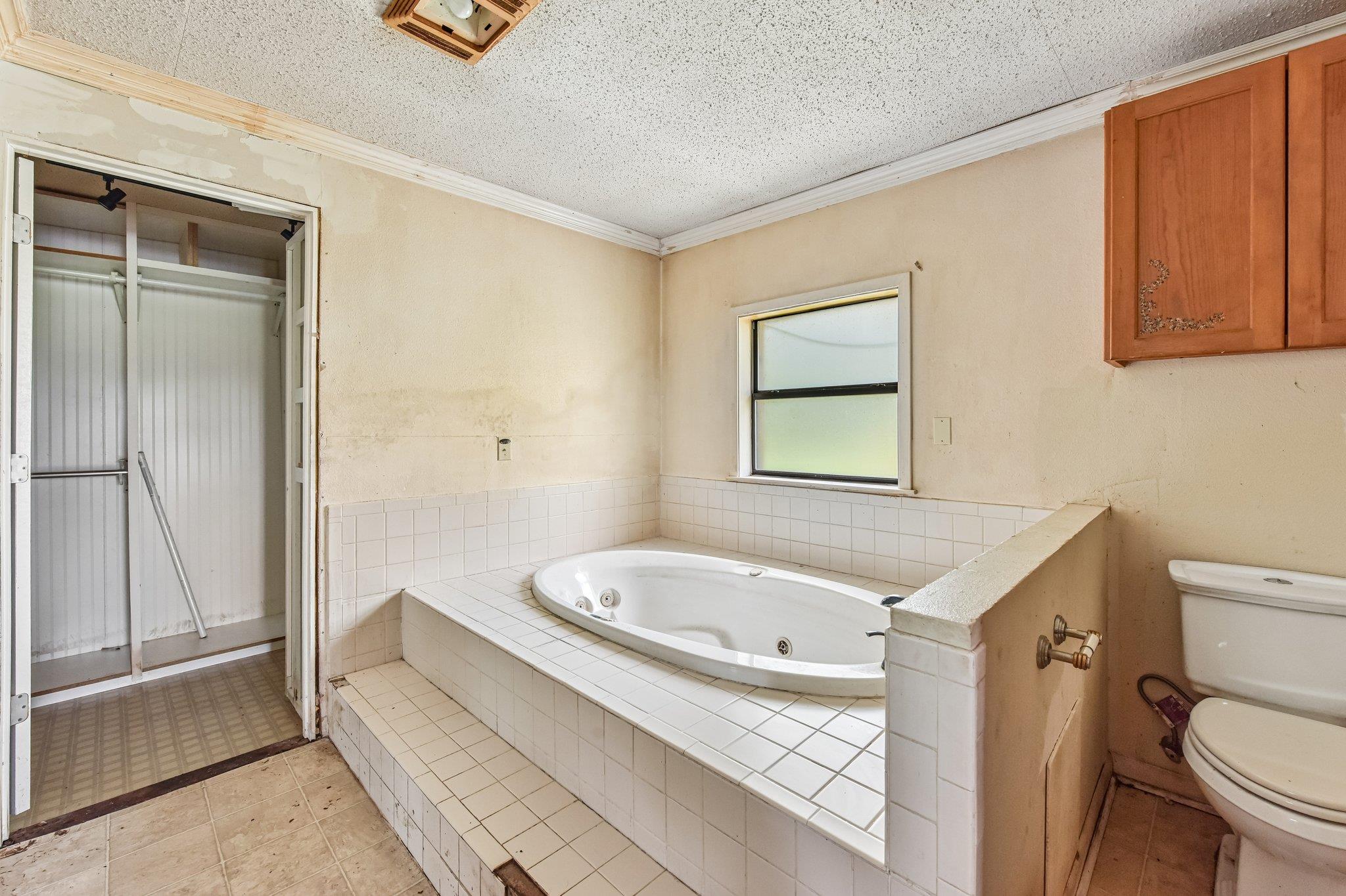 1111 Silent Valley Rd Property Photo 12