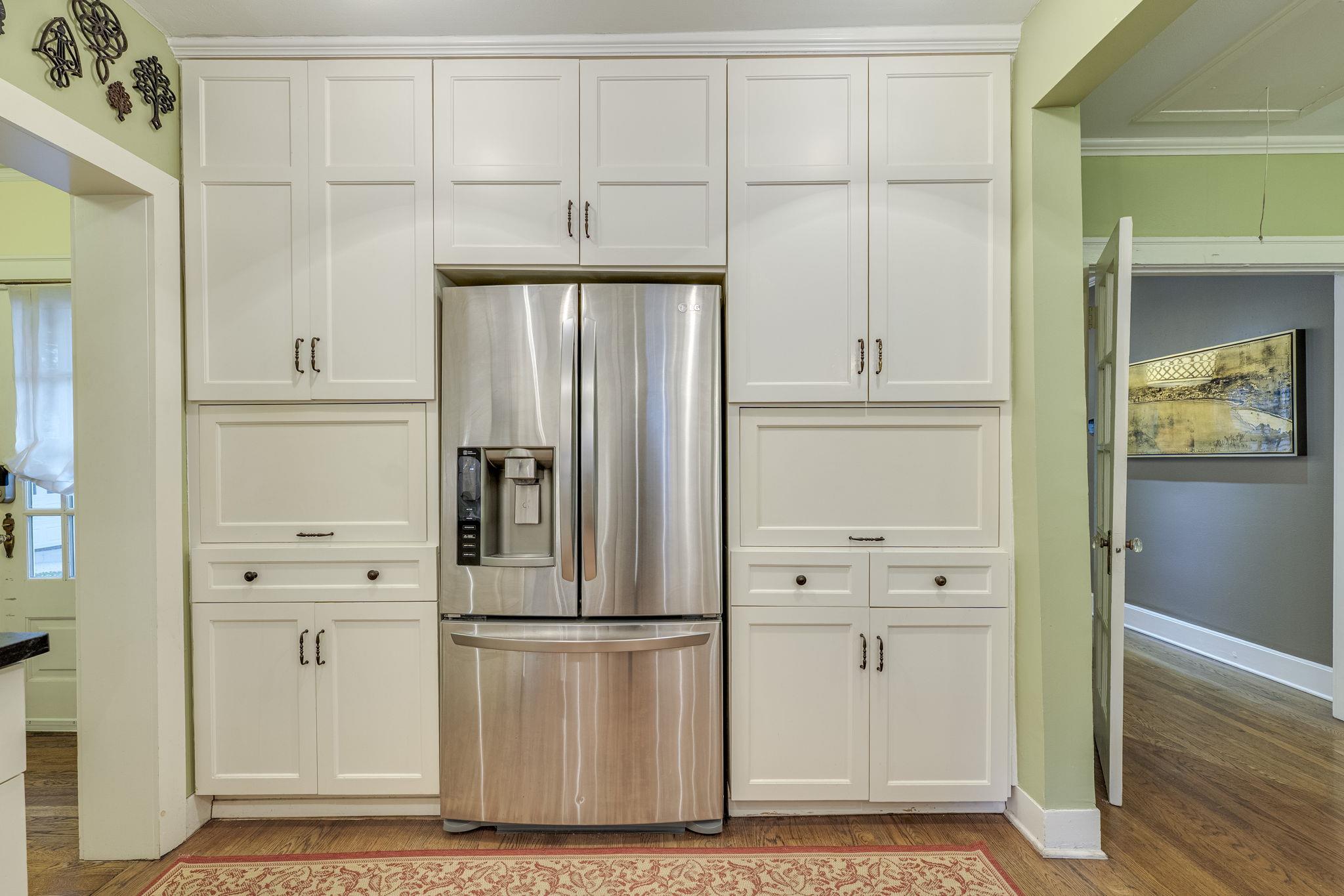 1609 Woodlawn Blvd Property Photo 3