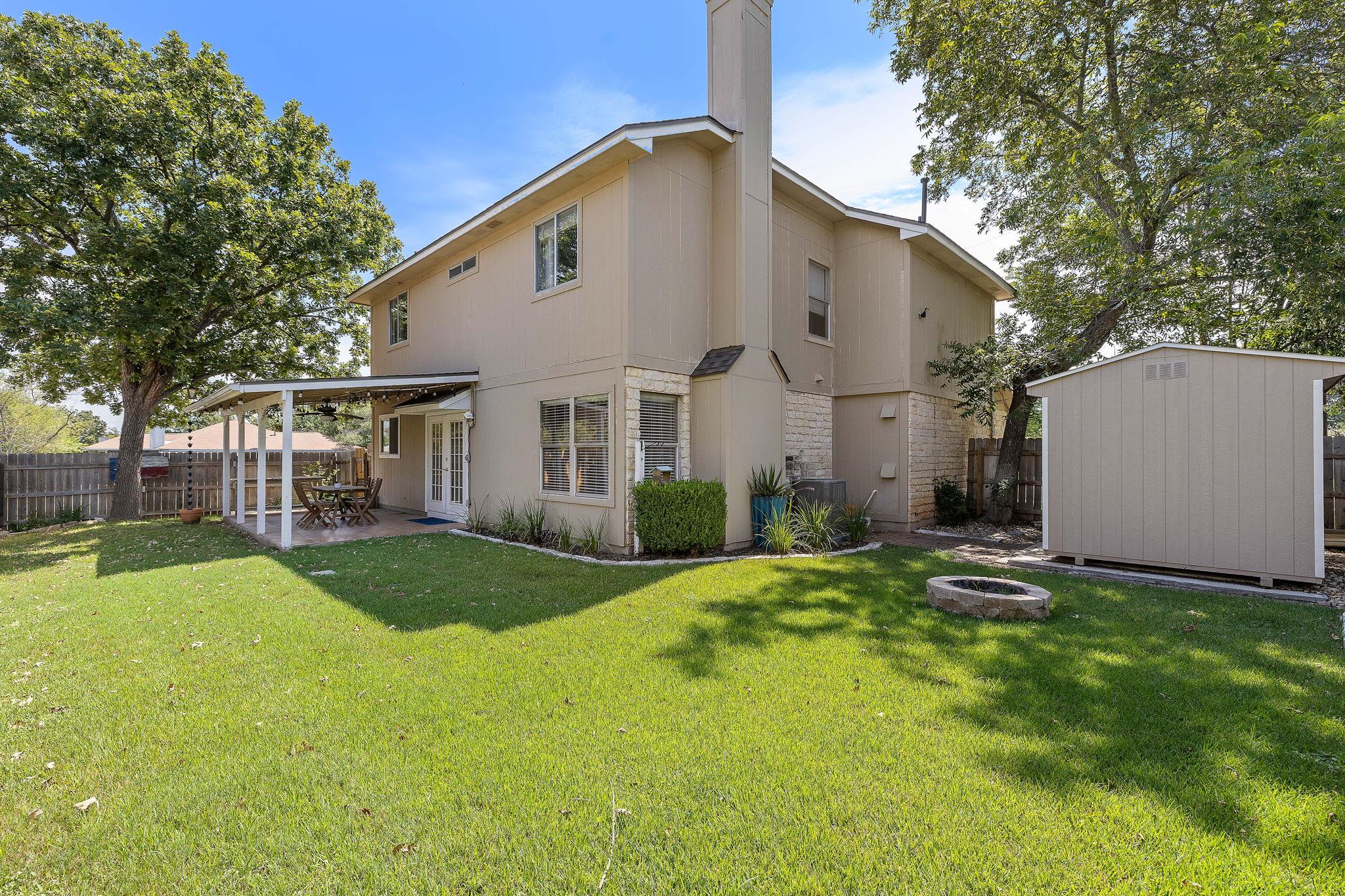 400 Debora Dr Property Photo 3