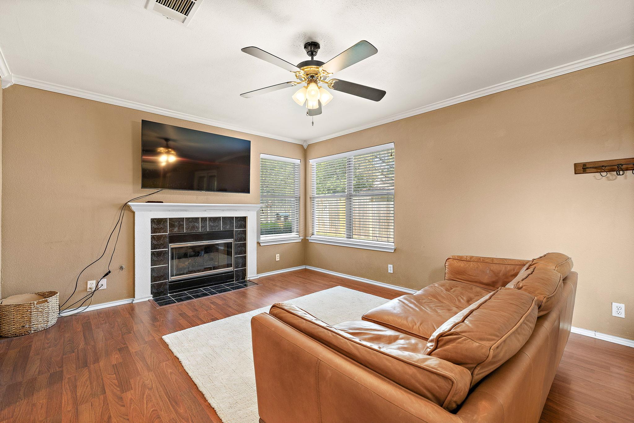 400 Debora Dr Property Photo 9