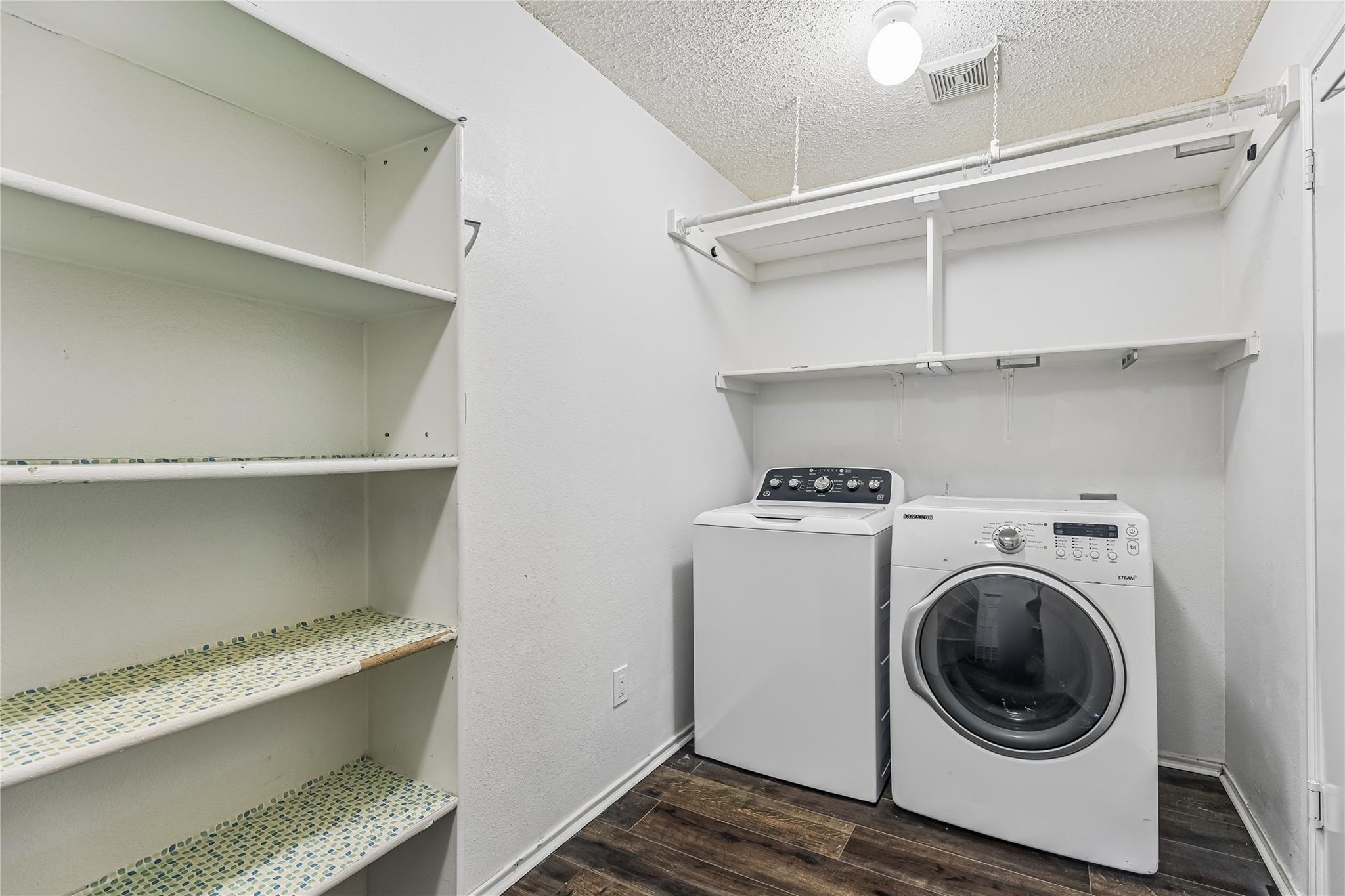 3607 Bass Loop Property Photo 11