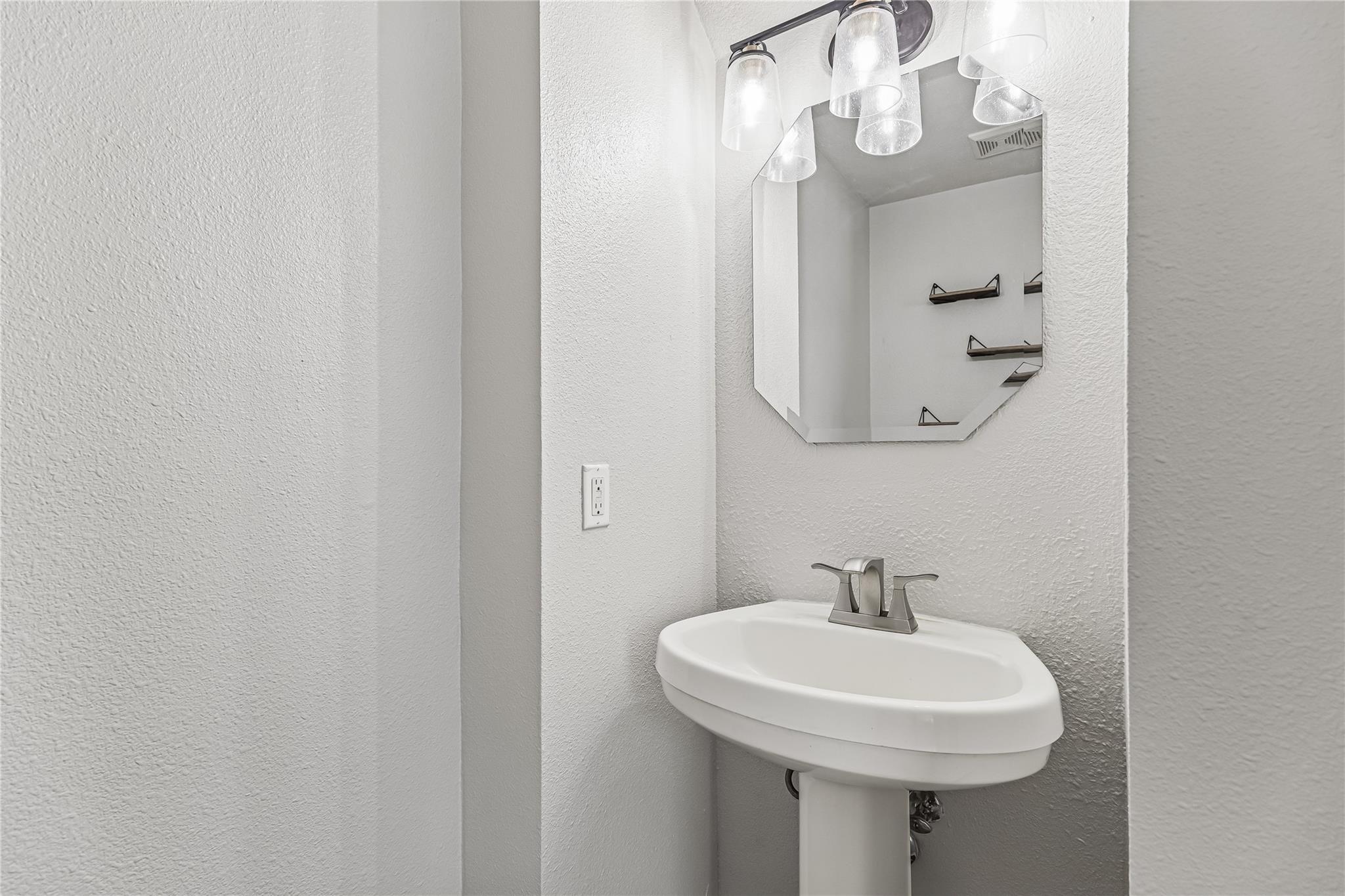 3607 Bass Loop Property Photo 12