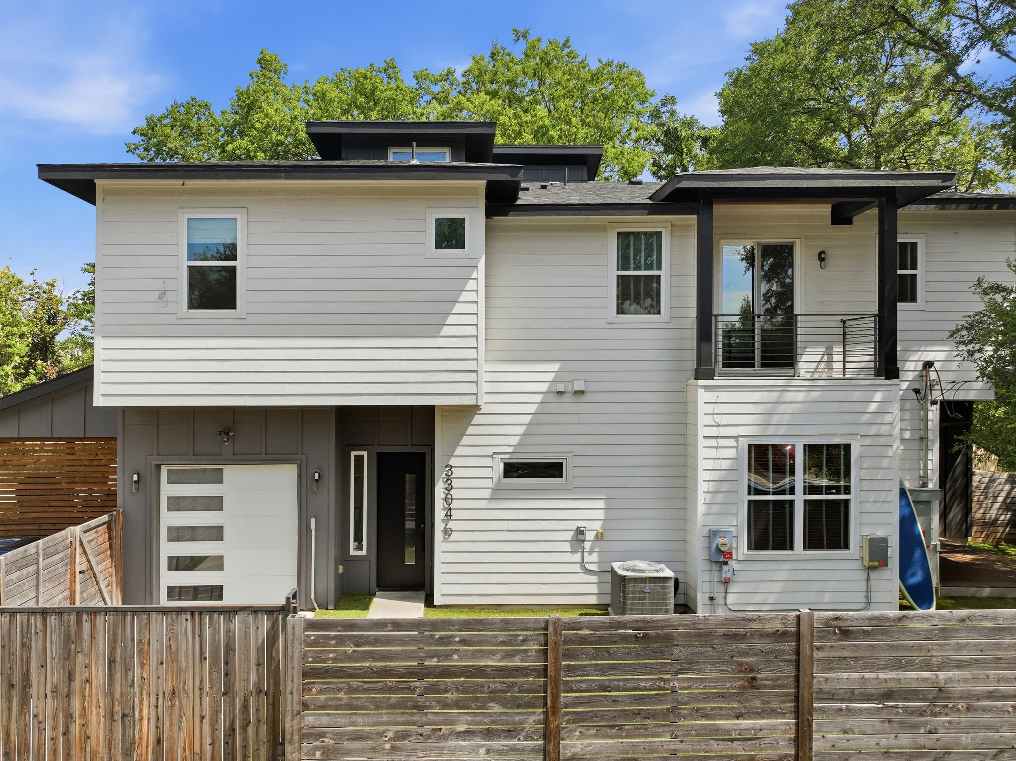3304 E 17th St #b Property Photo 1