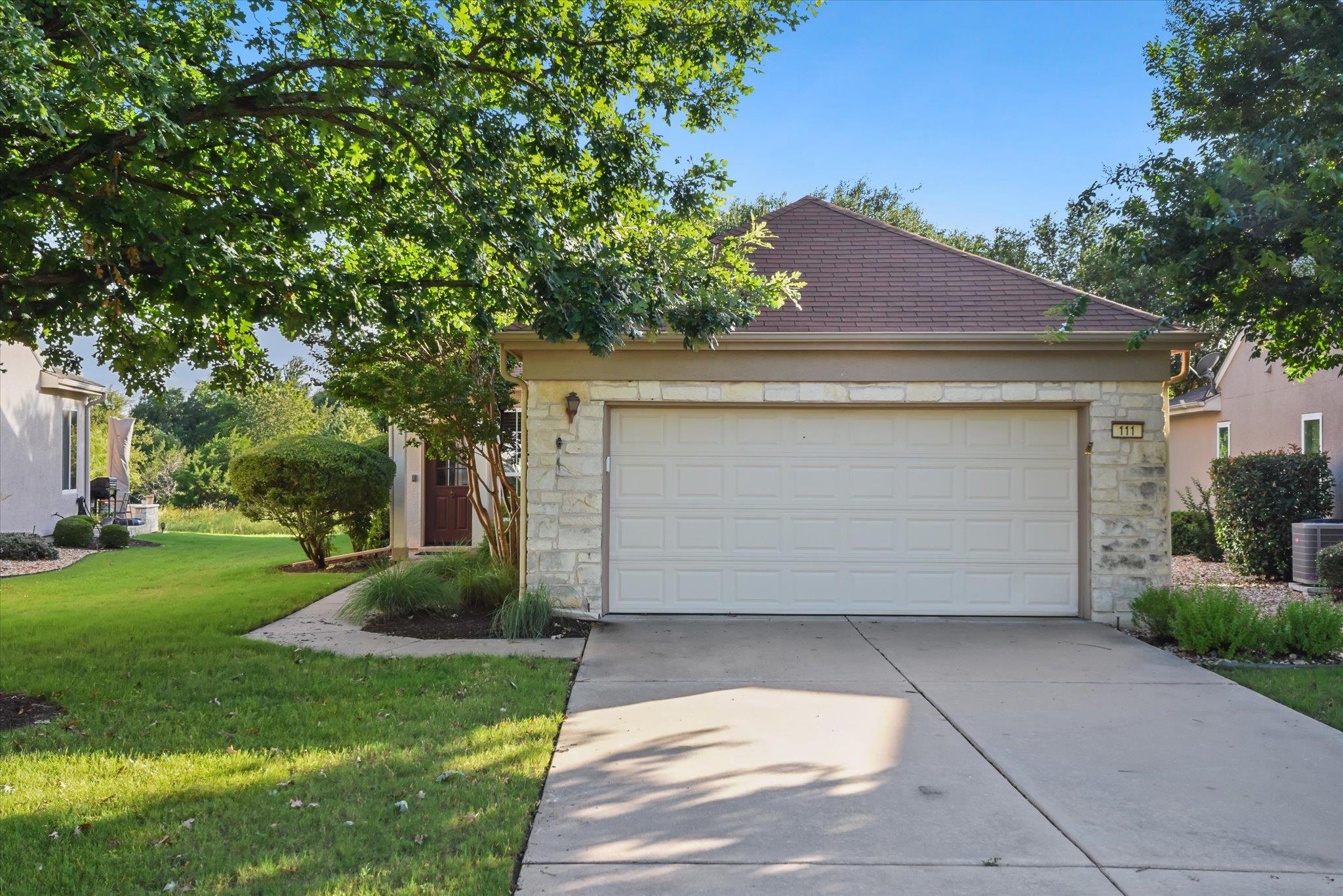 111 Bonham Loop Property Photo 2