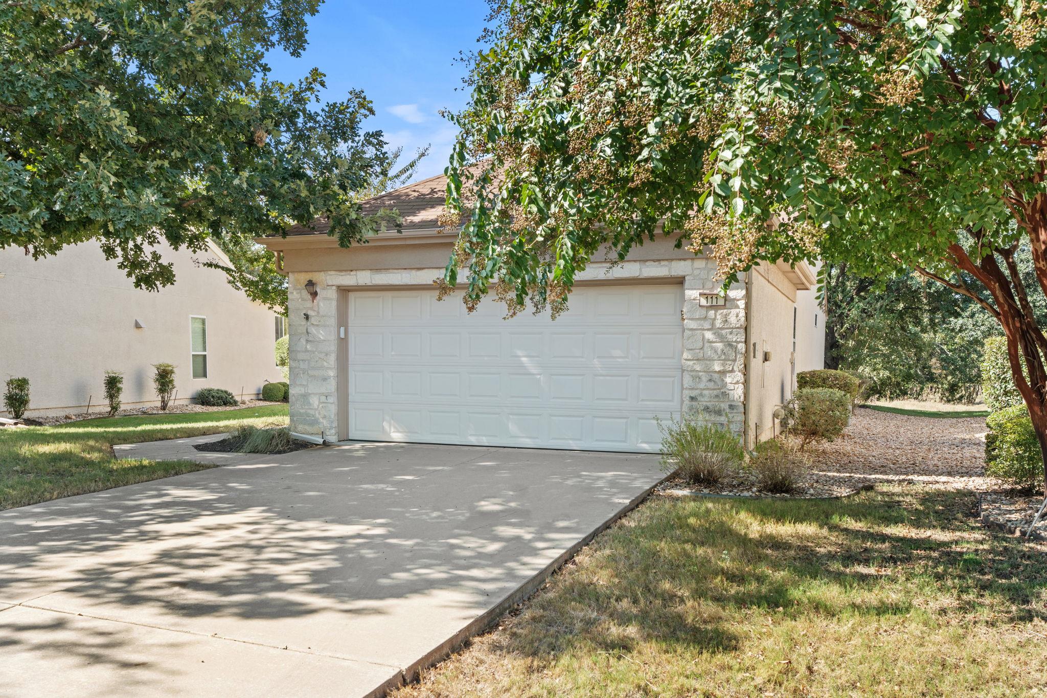 111 Bonham Loop Property Photo 3