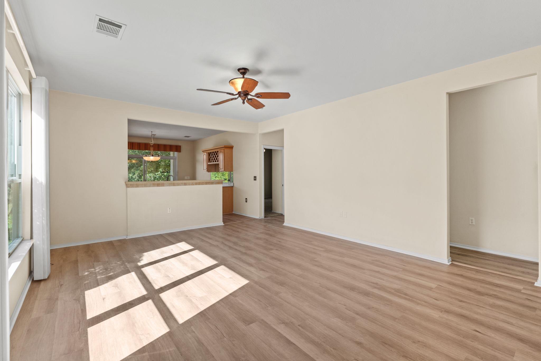 111 Bonham Loop Property Photo 8