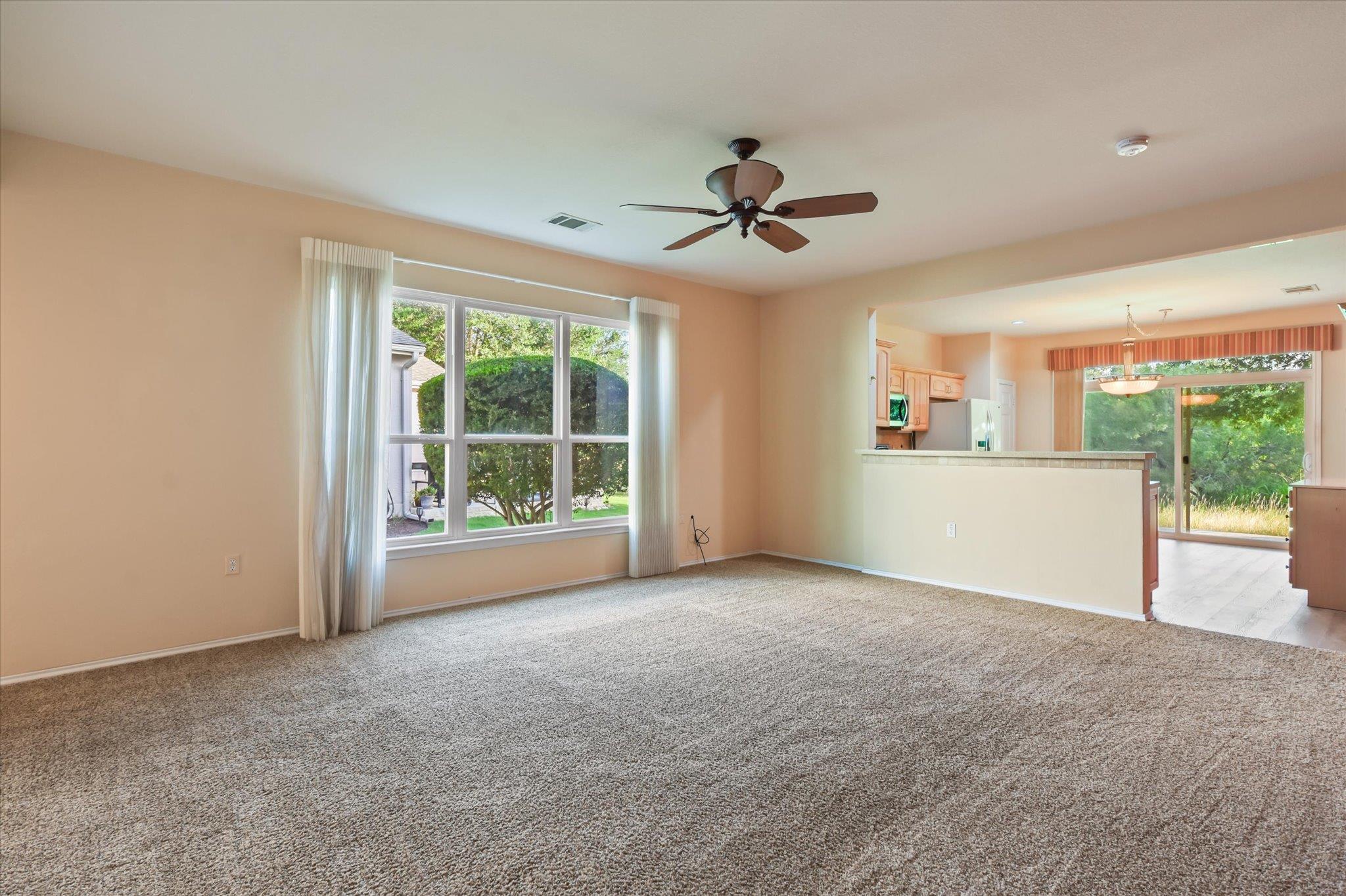 111 Bonham Loop Property Photo 9