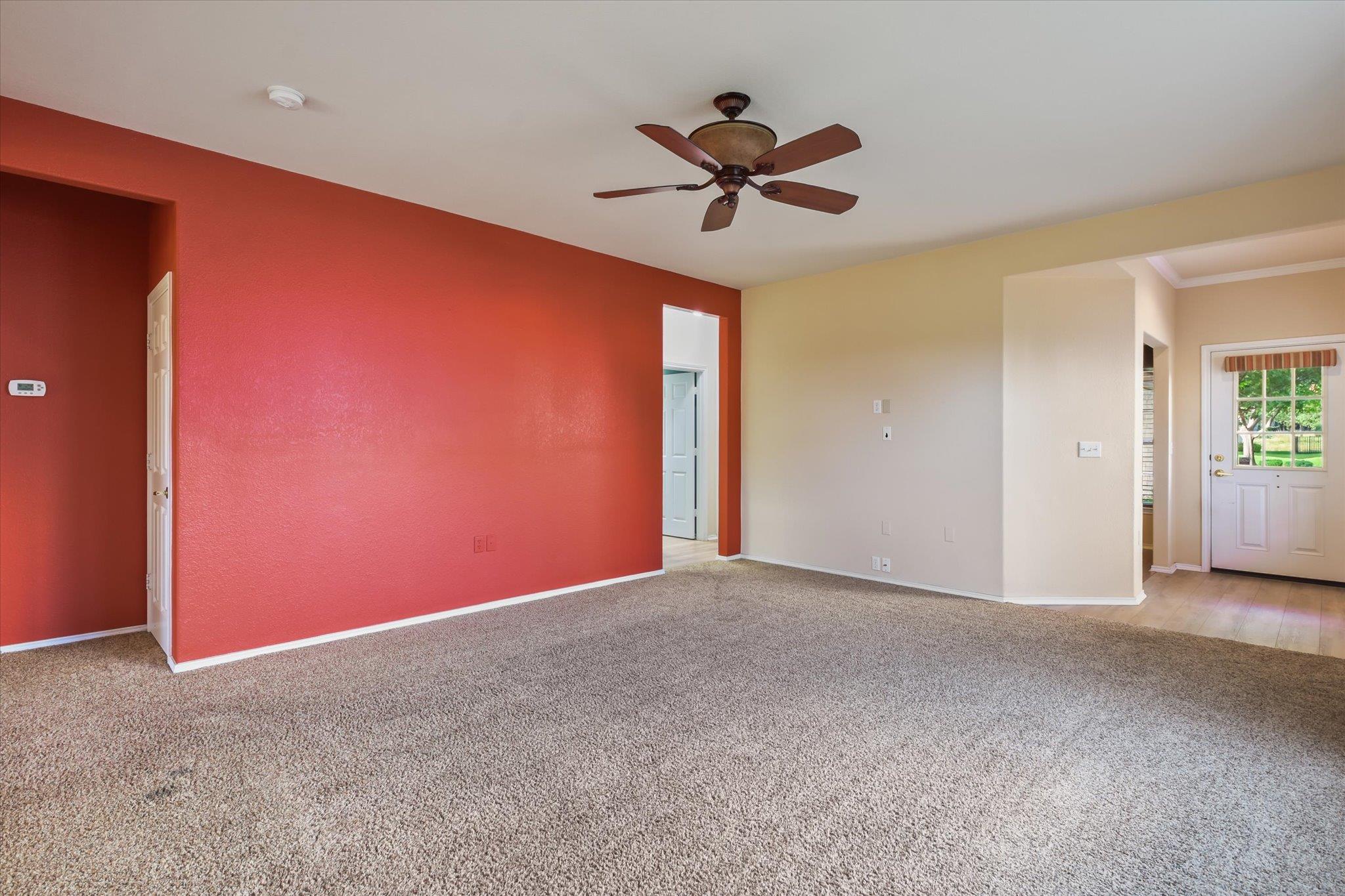 111 Bonham Loop Property Photo 10