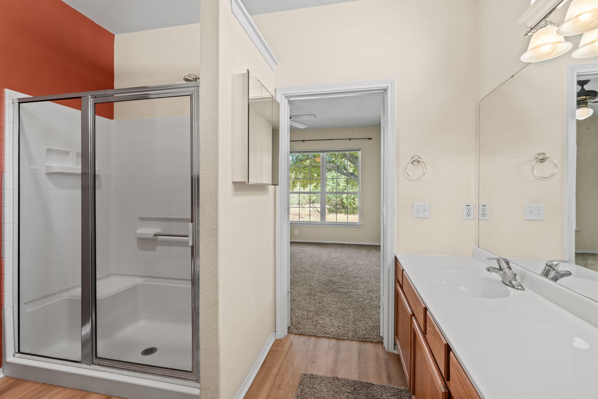 111 Bonham Loop Property Photo 24