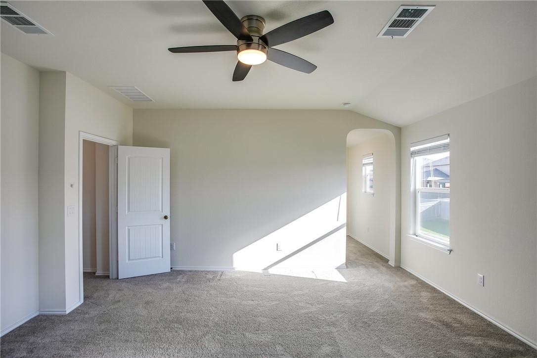 545 Ayinger Ln Property Photo 19