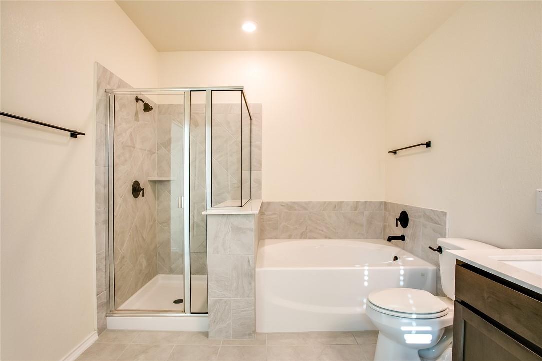 545 Ayinger Ln Property Photo 22