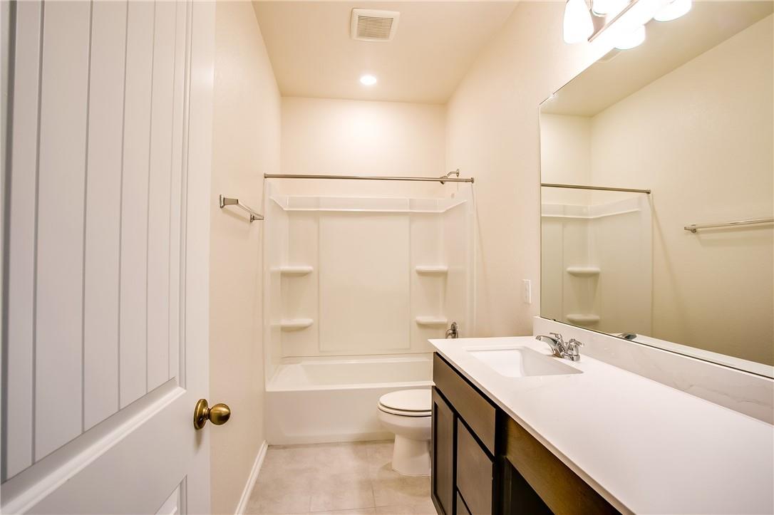 545 Ayinger Ln Property Photo 24