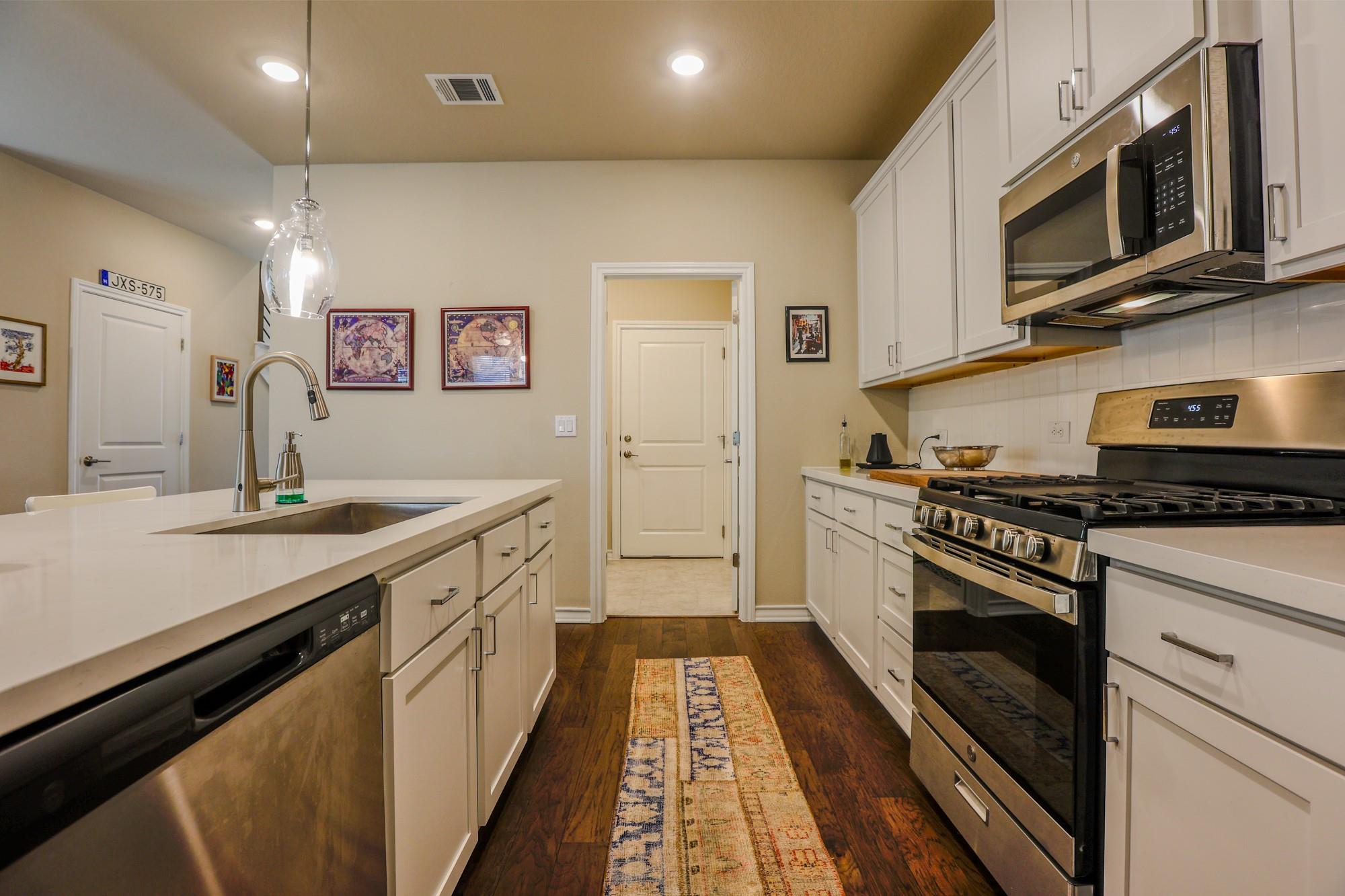 5409 Dimesky Ln Property Photo 6