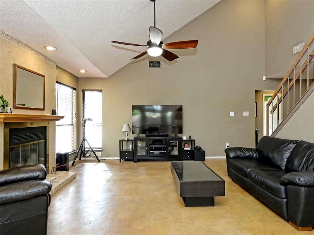 4211 Alexandria Dr Property Photo 6