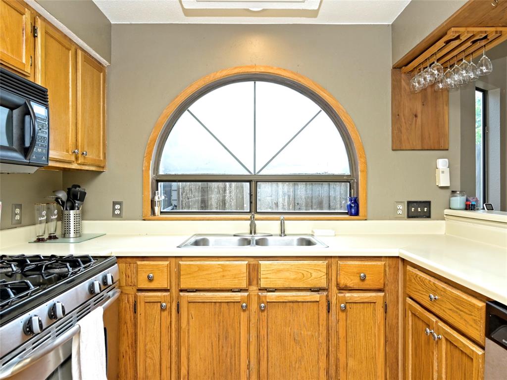 4211 Alexandria Dr Property Photo 8