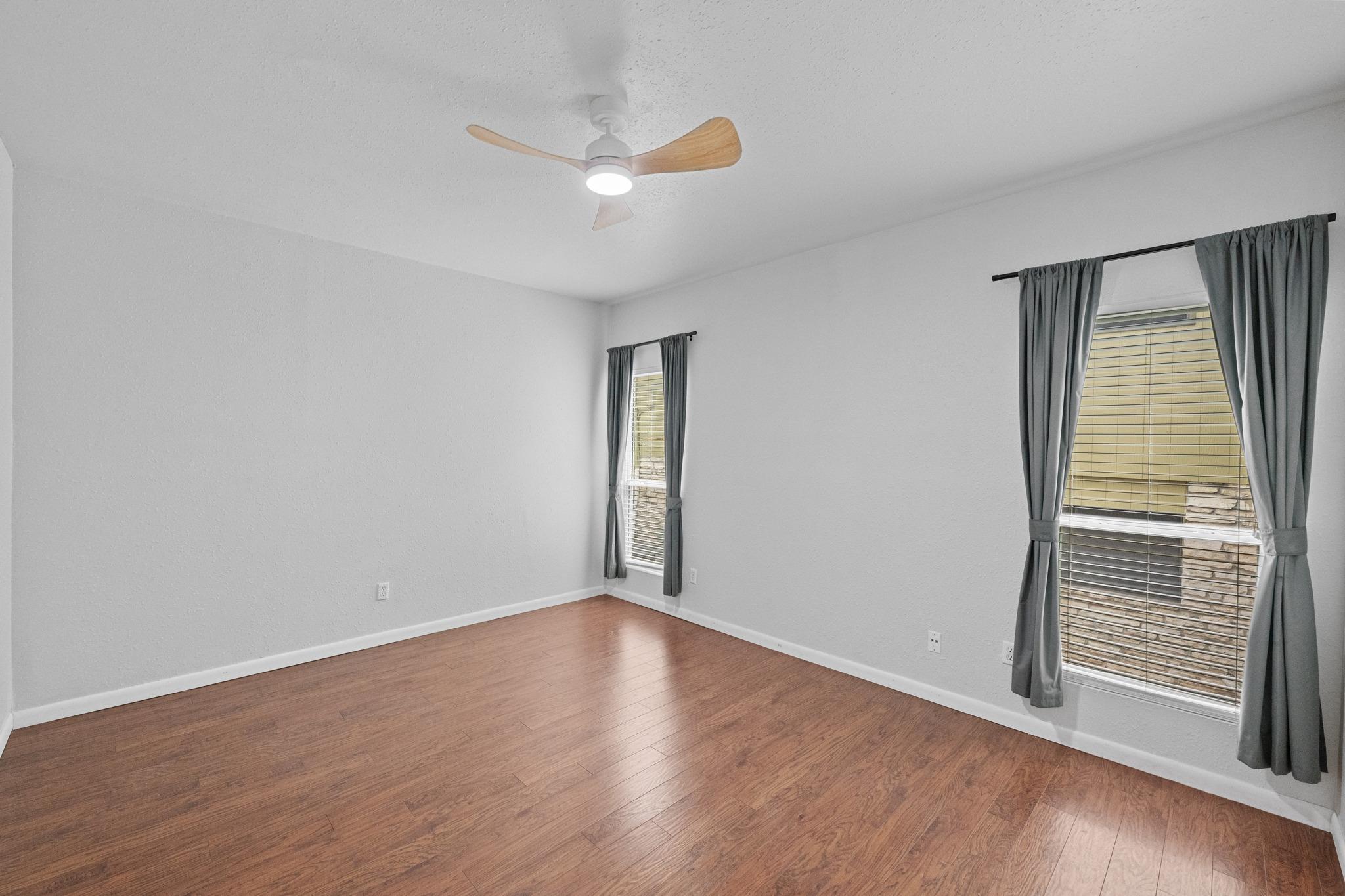 1509 W 39 1/2 St #108 Property Photo 12