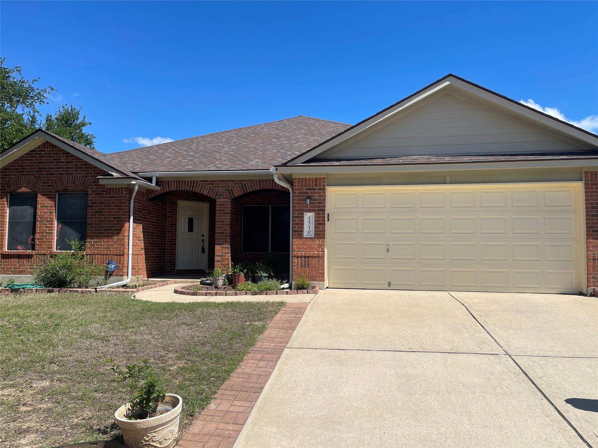 1510 Amarylis Dr Property Photo