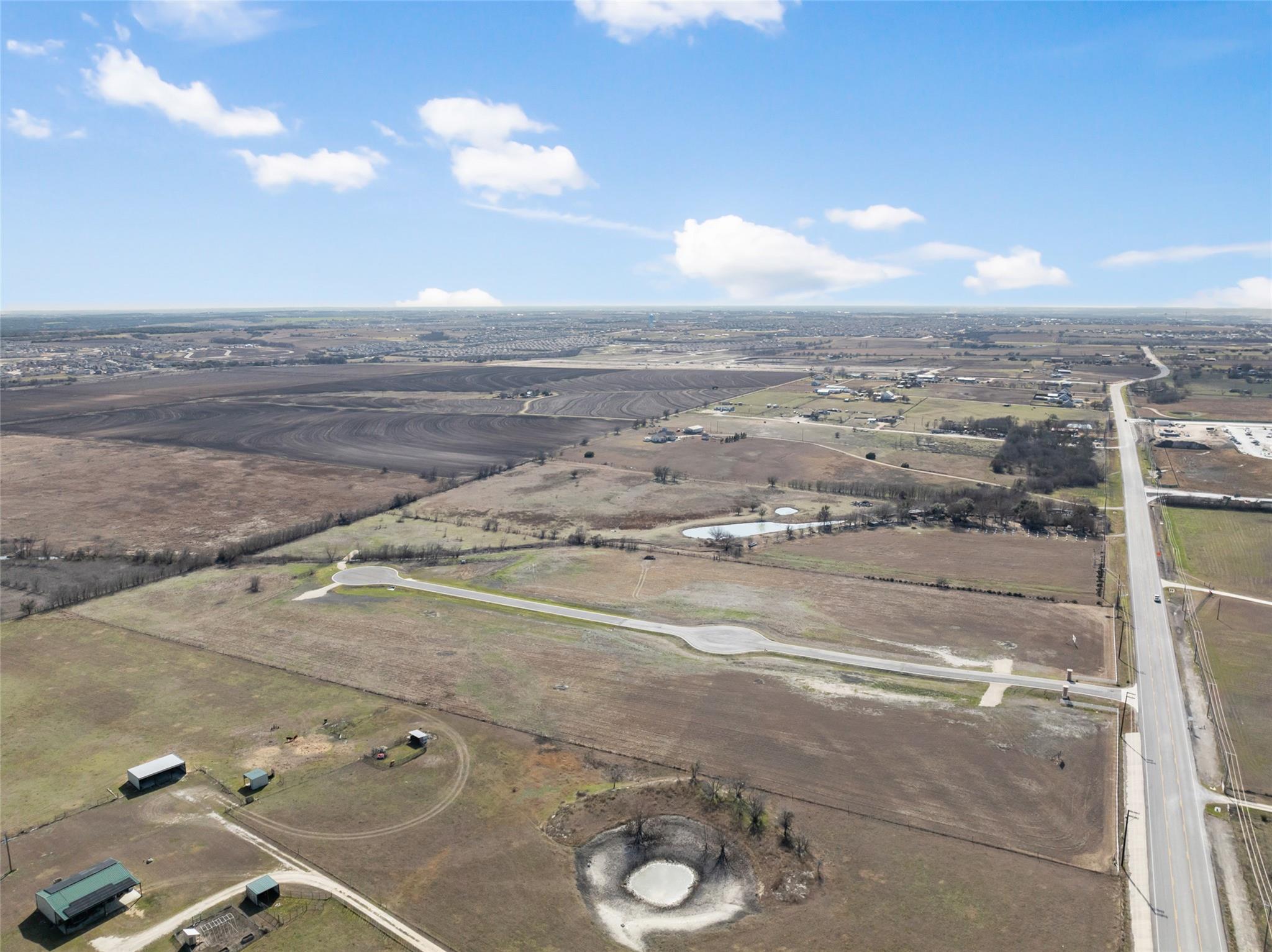 2558 E Fm 487 Property Photo 4