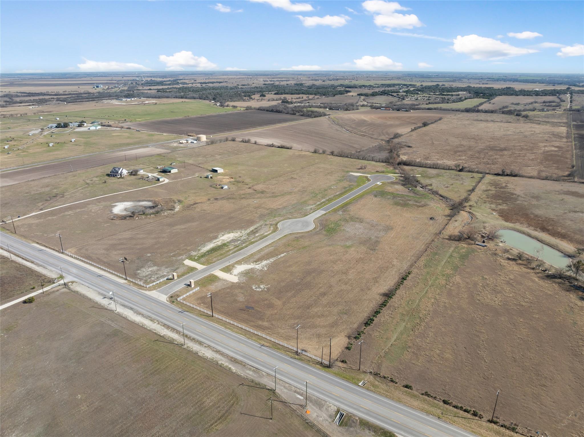 2558 E Fm 487 Property Photo 8