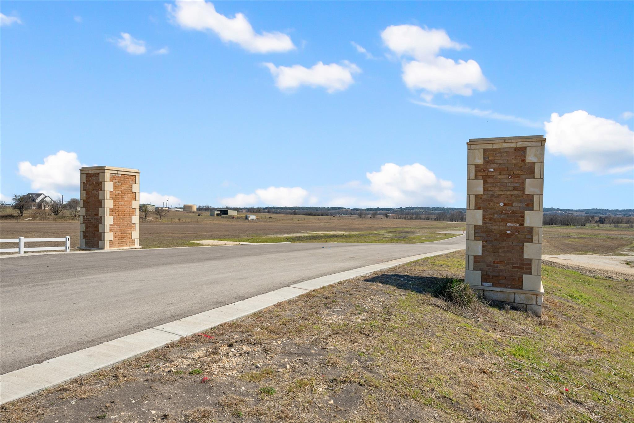 2558 E Fm 487 Property Photo 14