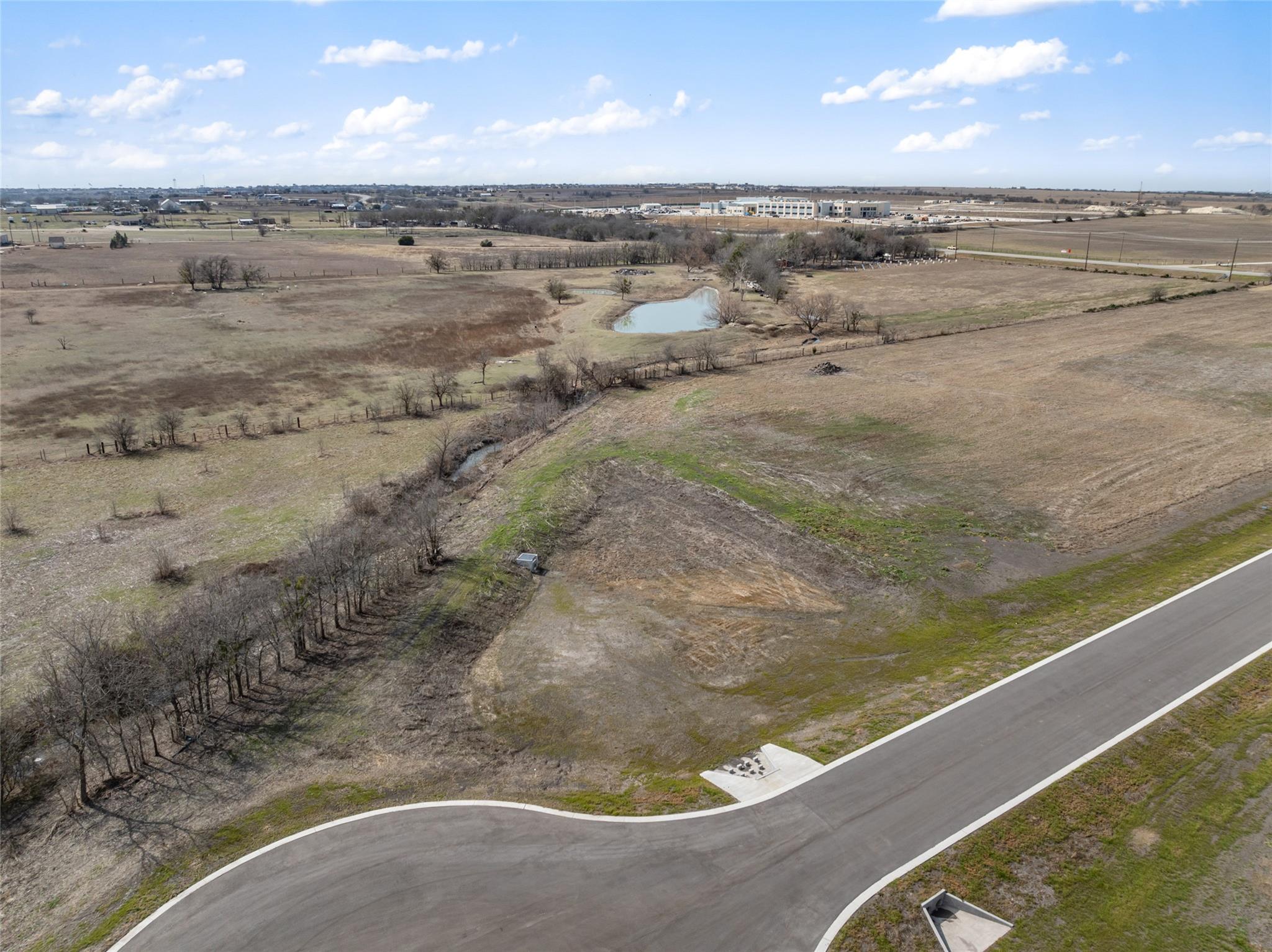 2558 E Fm 487 Property Photo 25