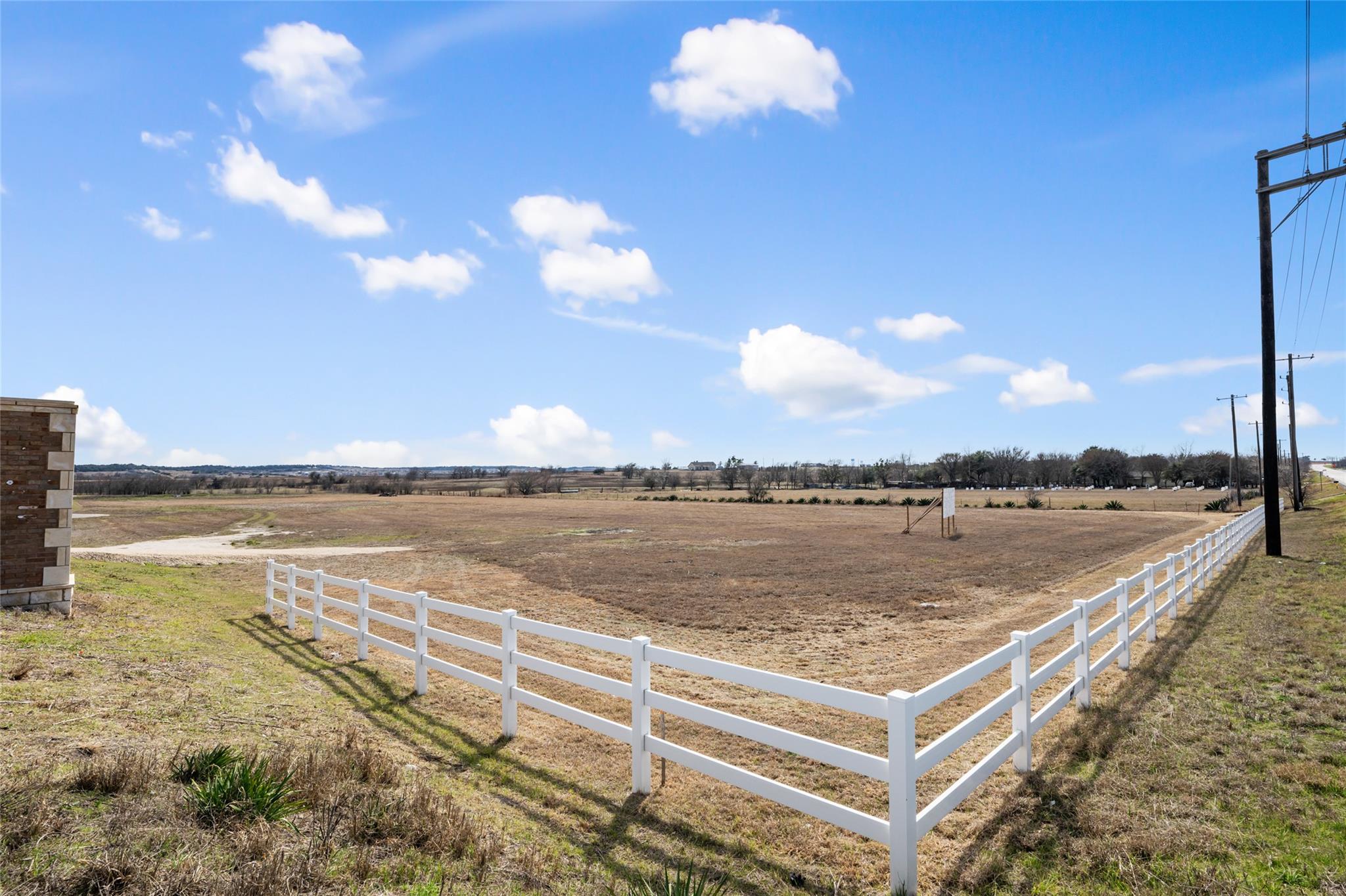 2558 E Fm 487 Property Photo 28