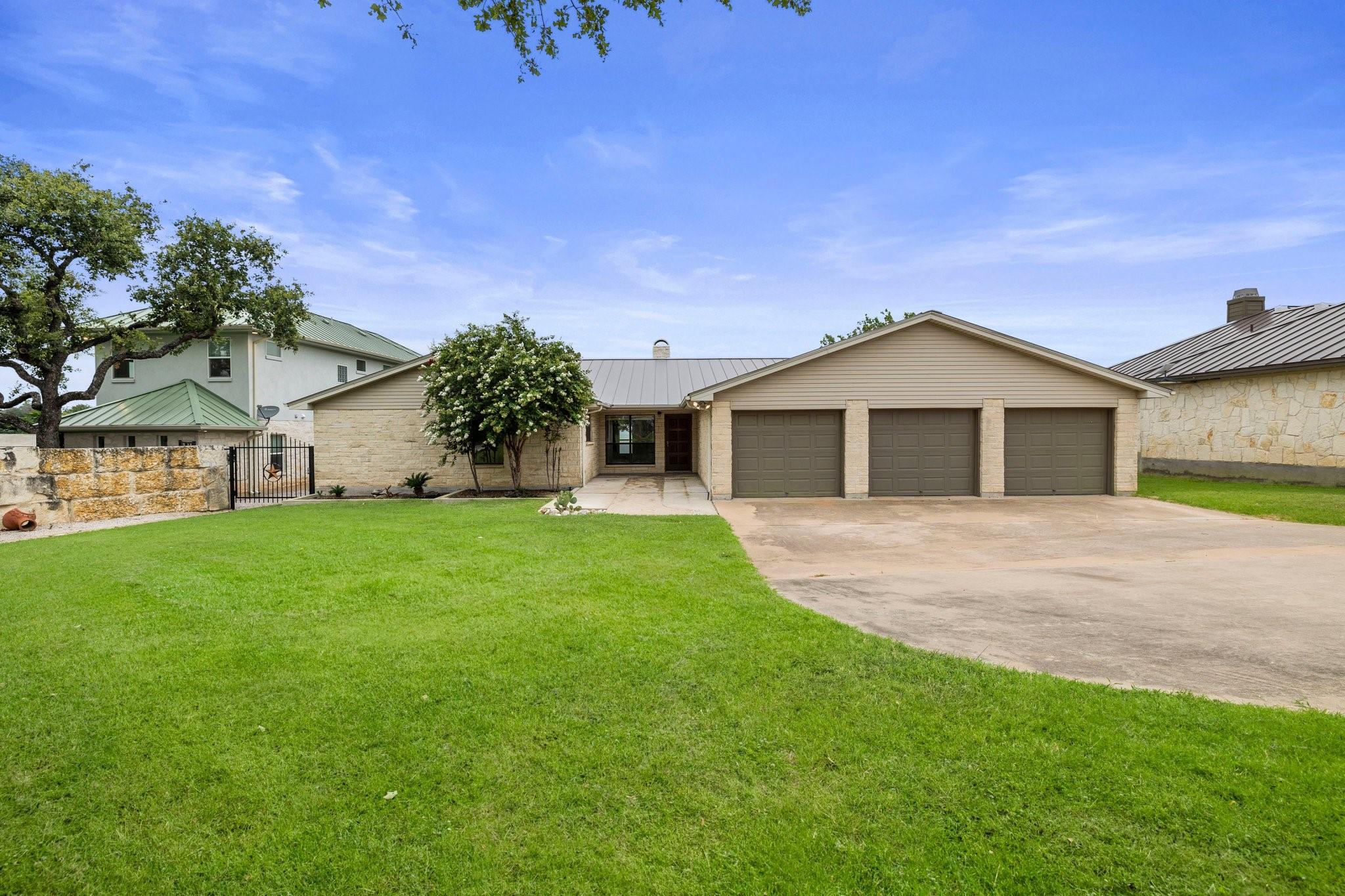 209 Senisa Dr Property Photo
