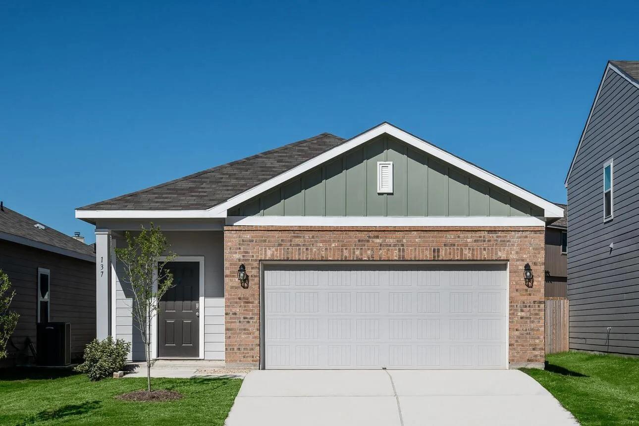 305 Enforcer Loop Property Photo