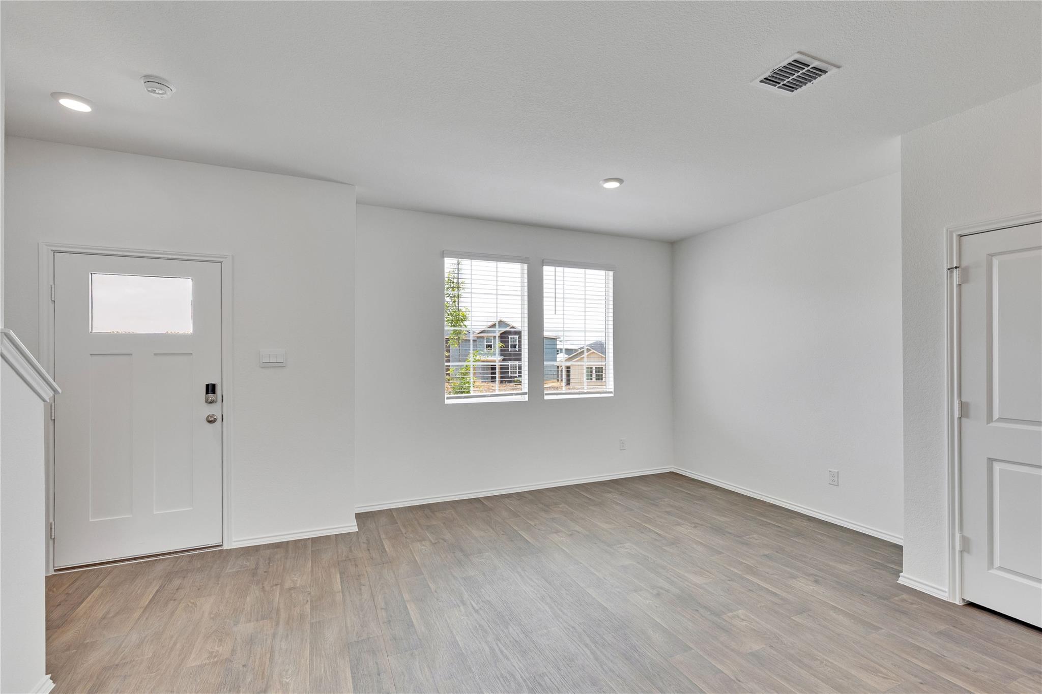 304 Azua Path Property Photo 2