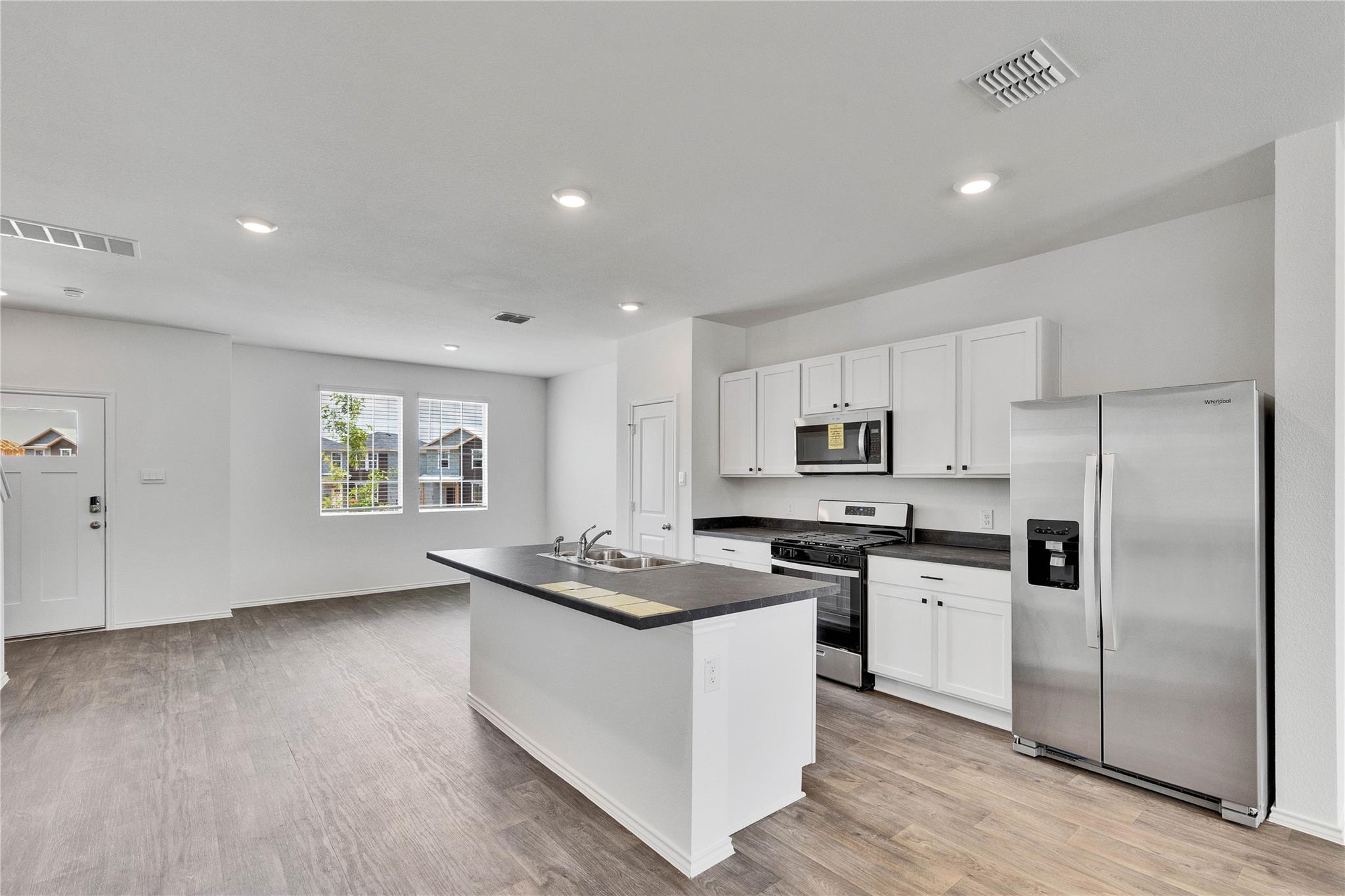 304 Azua Path Property Photo 3