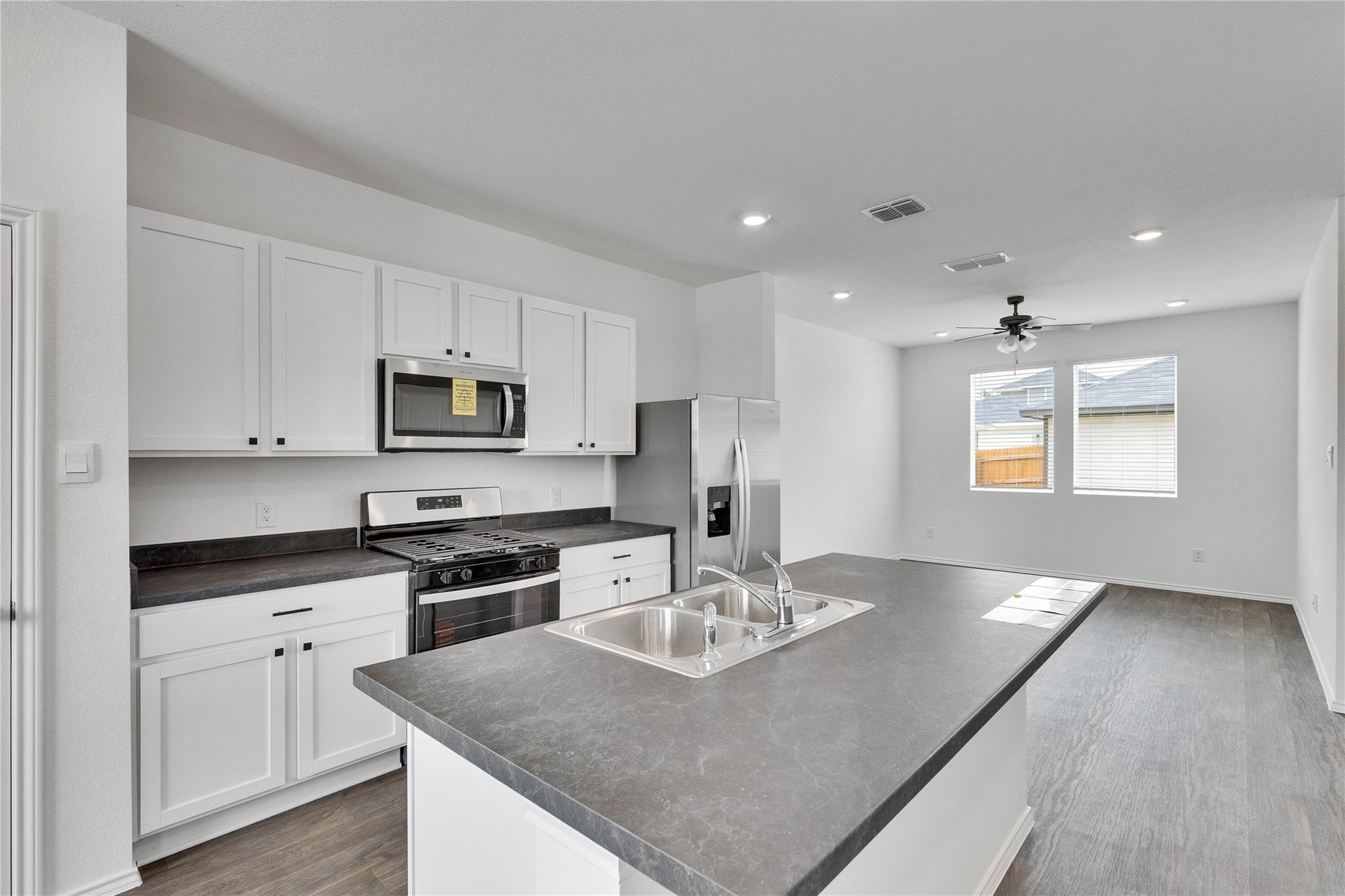 304 Azua Path Property Photo 4