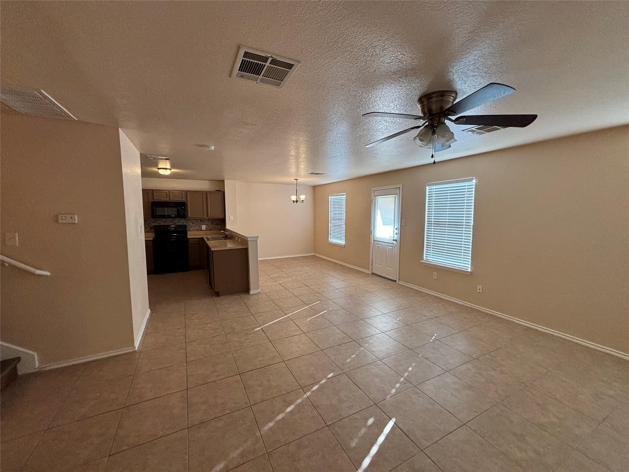 12840 Saint Mary Dr Property Photo 4