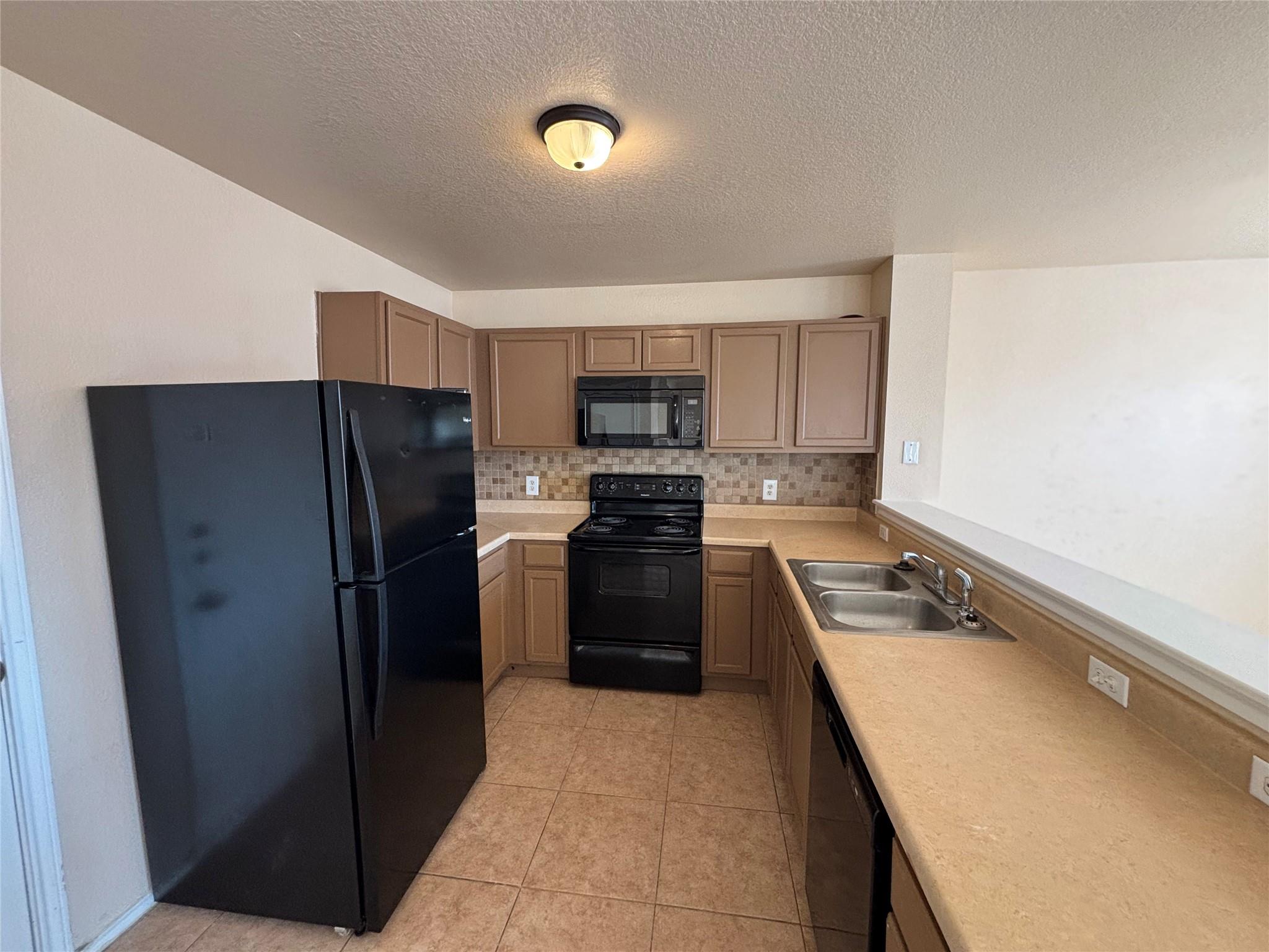 12840 Saint Mary Dr Property Photo 5