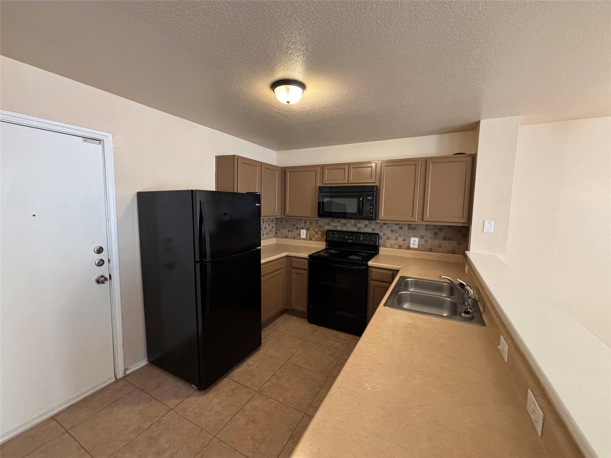 12840 Saint Mary Dr Property Photo 8