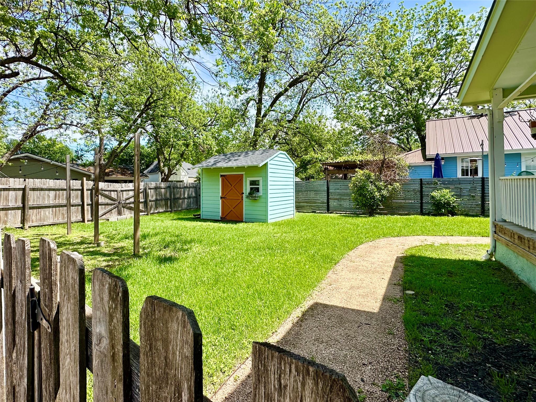 1501 S Church St #a Property Photo 8
