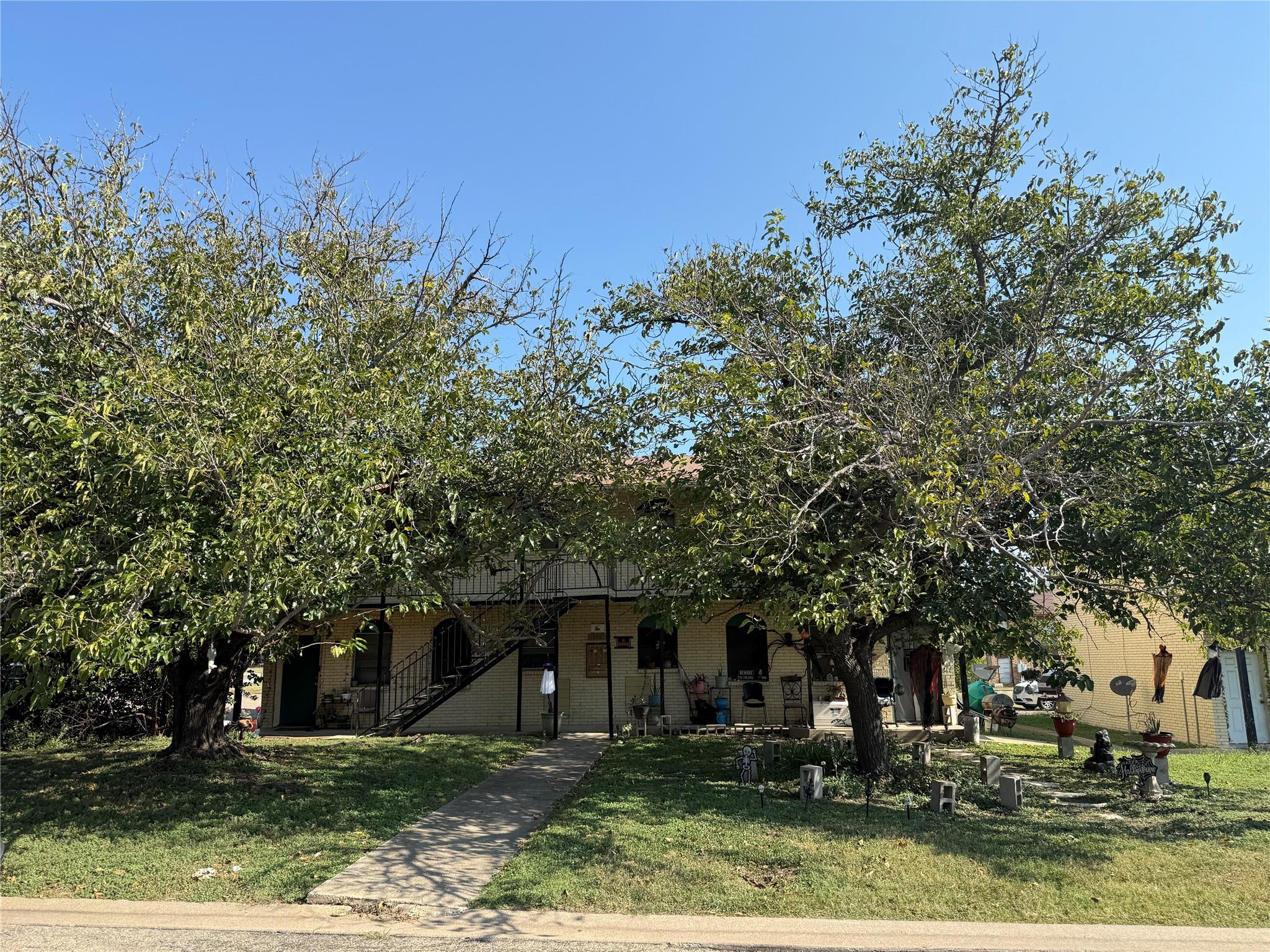 1997585 Property Photo 1