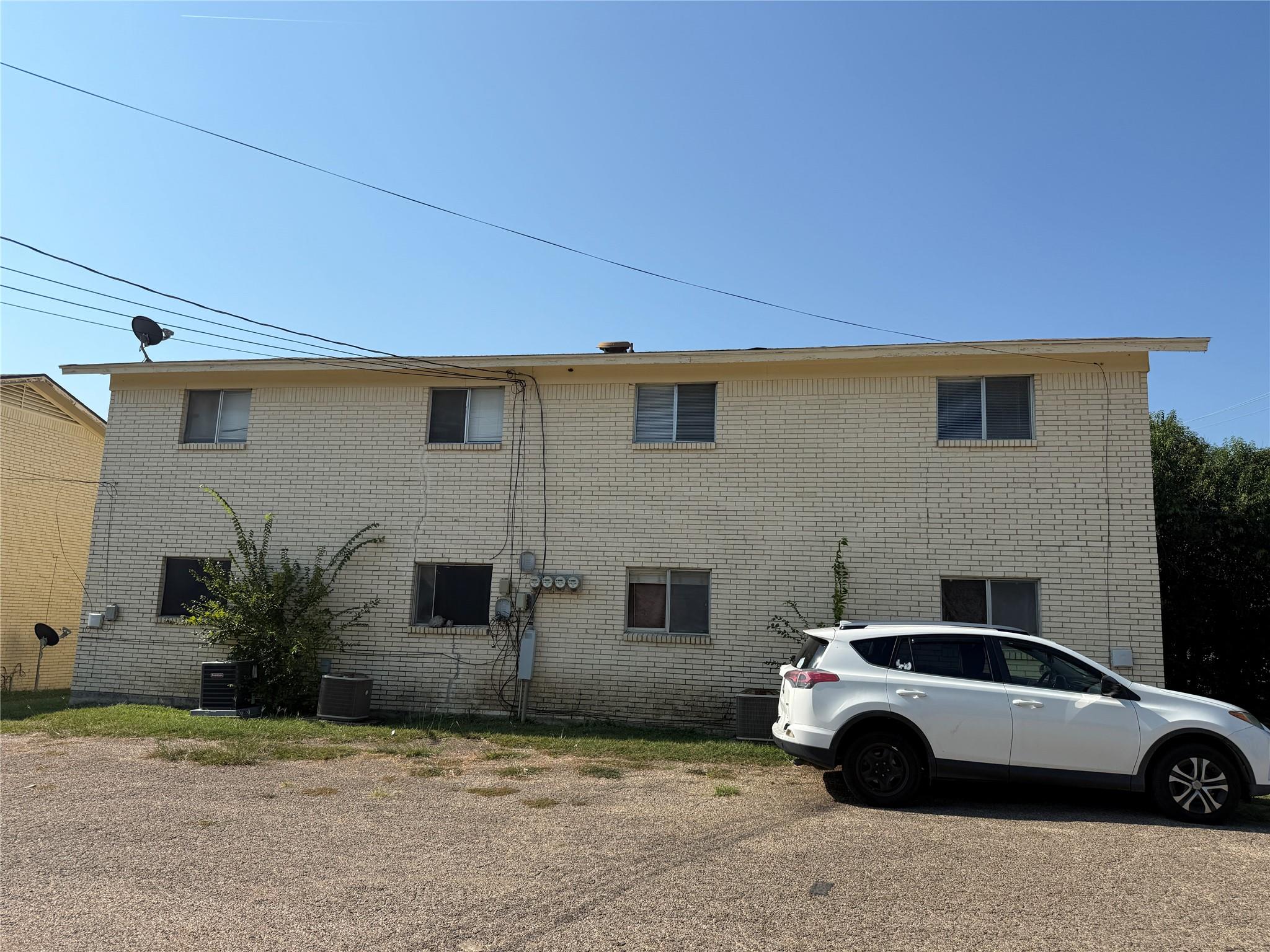1997585 Property Photo 3