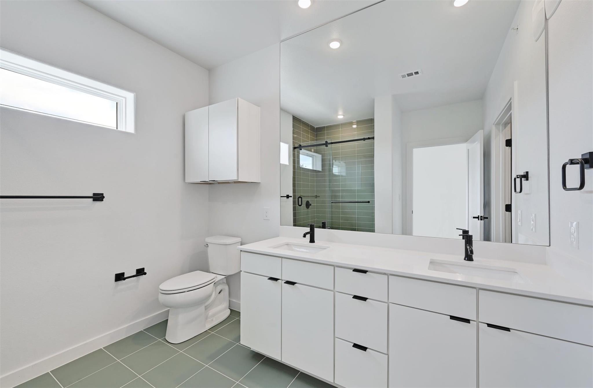 100 W Mockingbird Ln #301 Property Photo 12