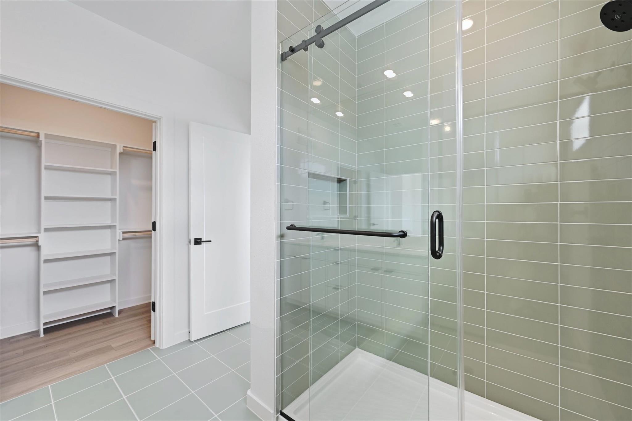 100 W Mockingbird Ln #301 Property Photo 14