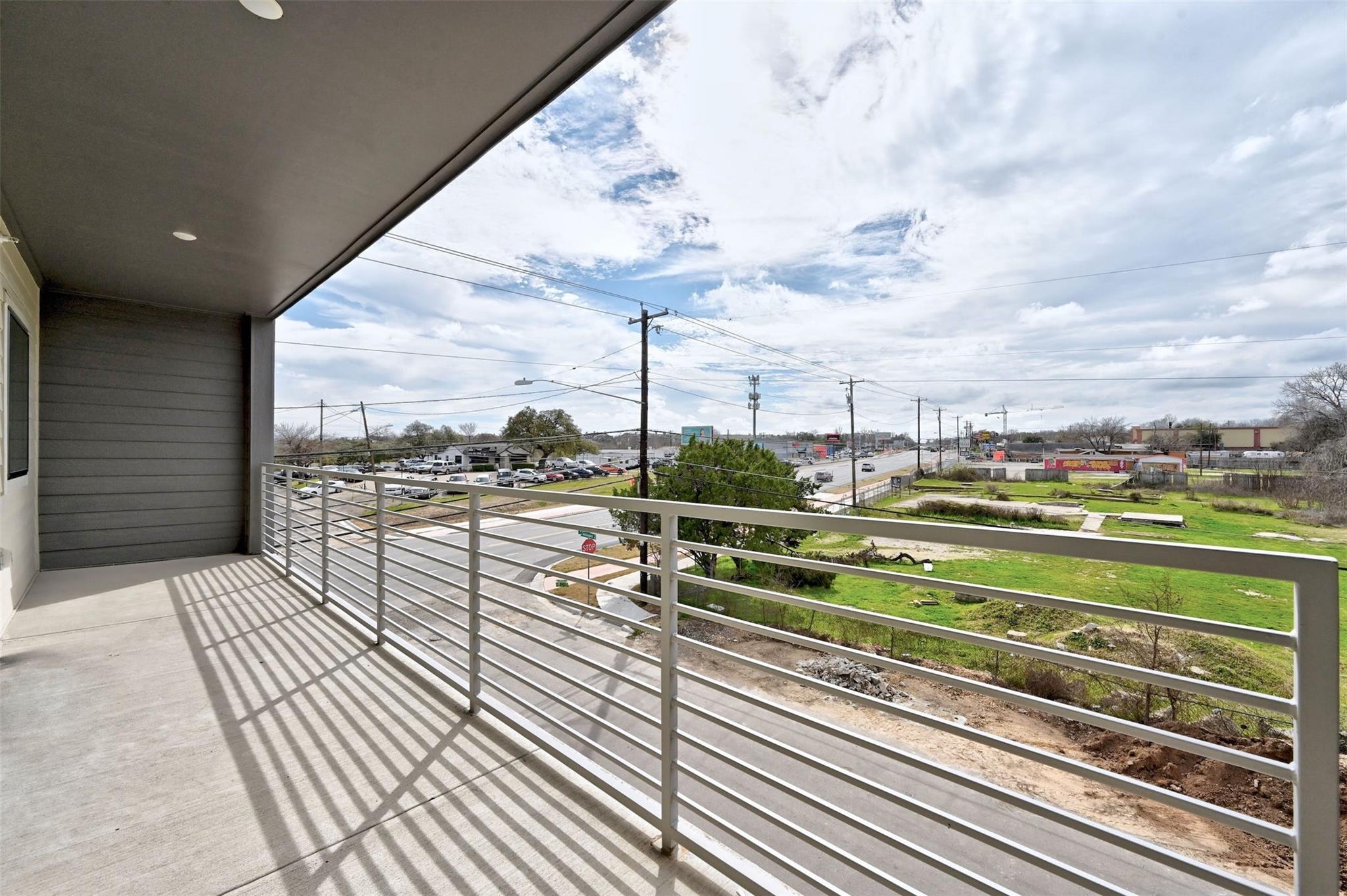 100 W Mockingbird Ln #301 Property Photo 19