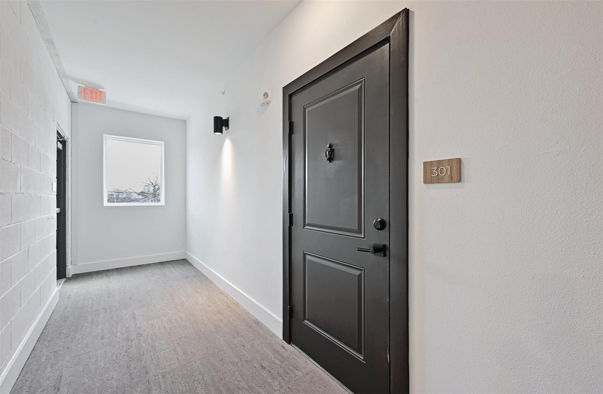 100 W Mockingbird Ln #301 Property Photo 20