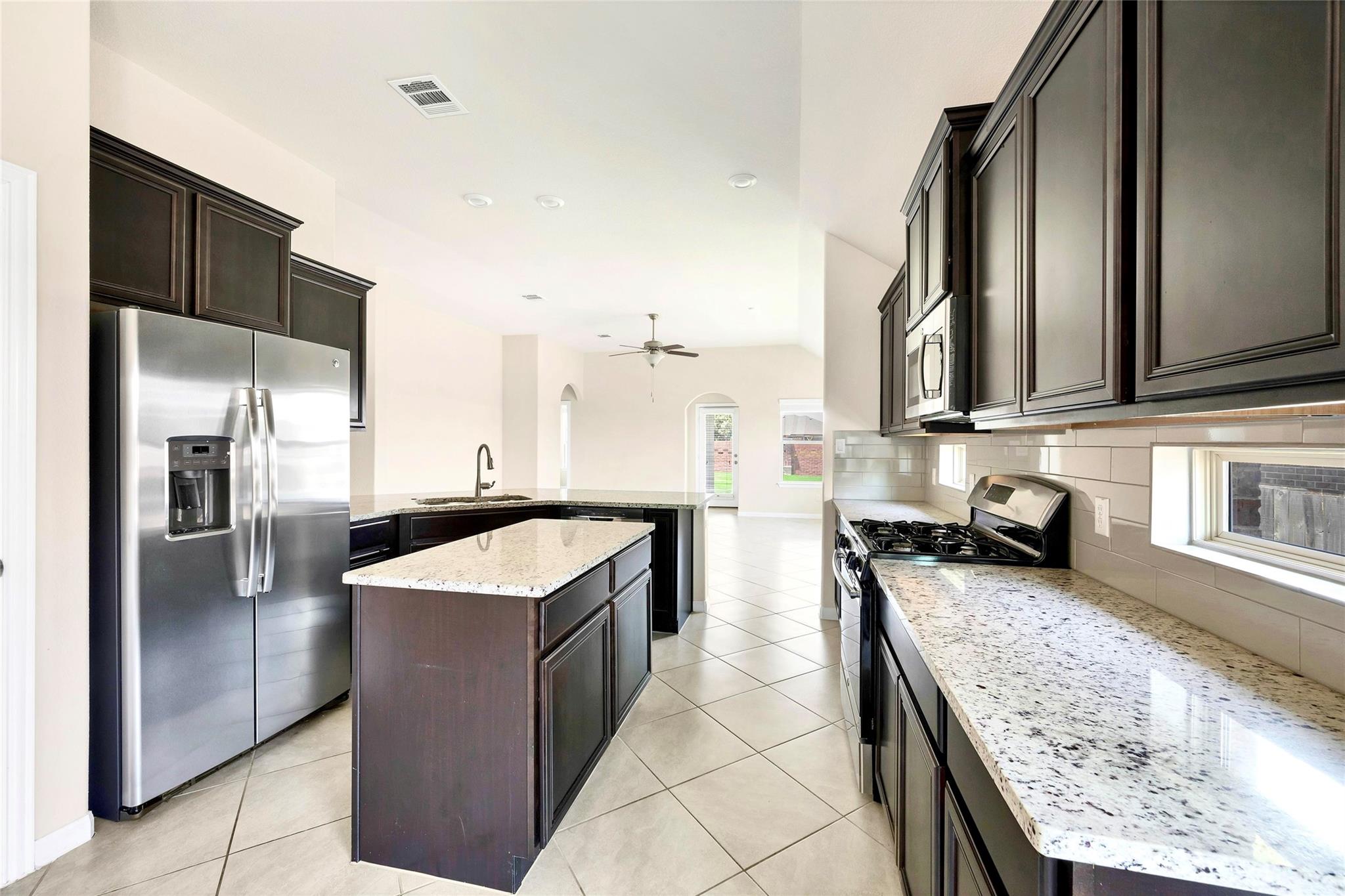 1005 Fountain Grass Way Property Photo 10
