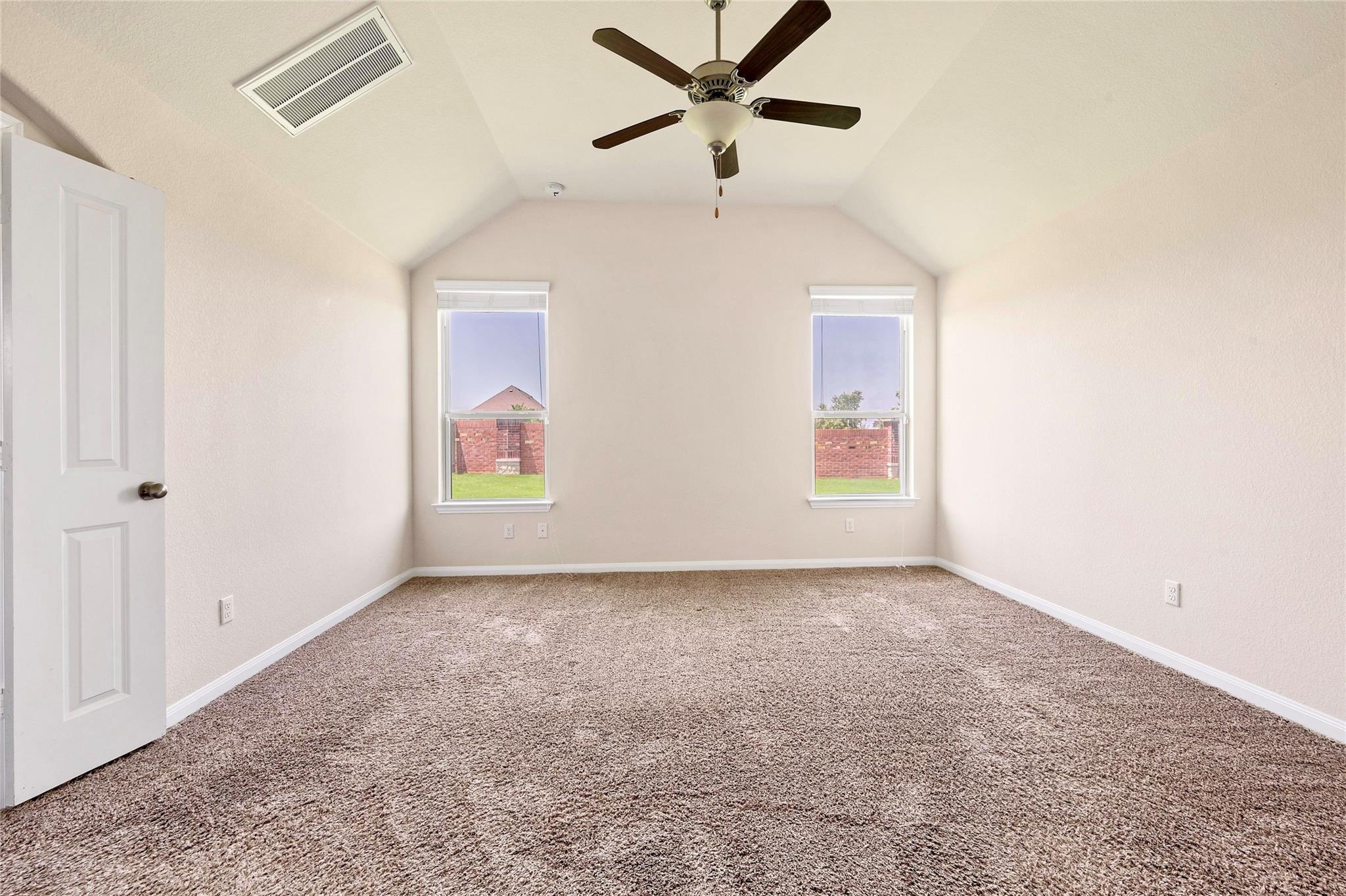 1005 Fountain Grass Way Property Photo 13