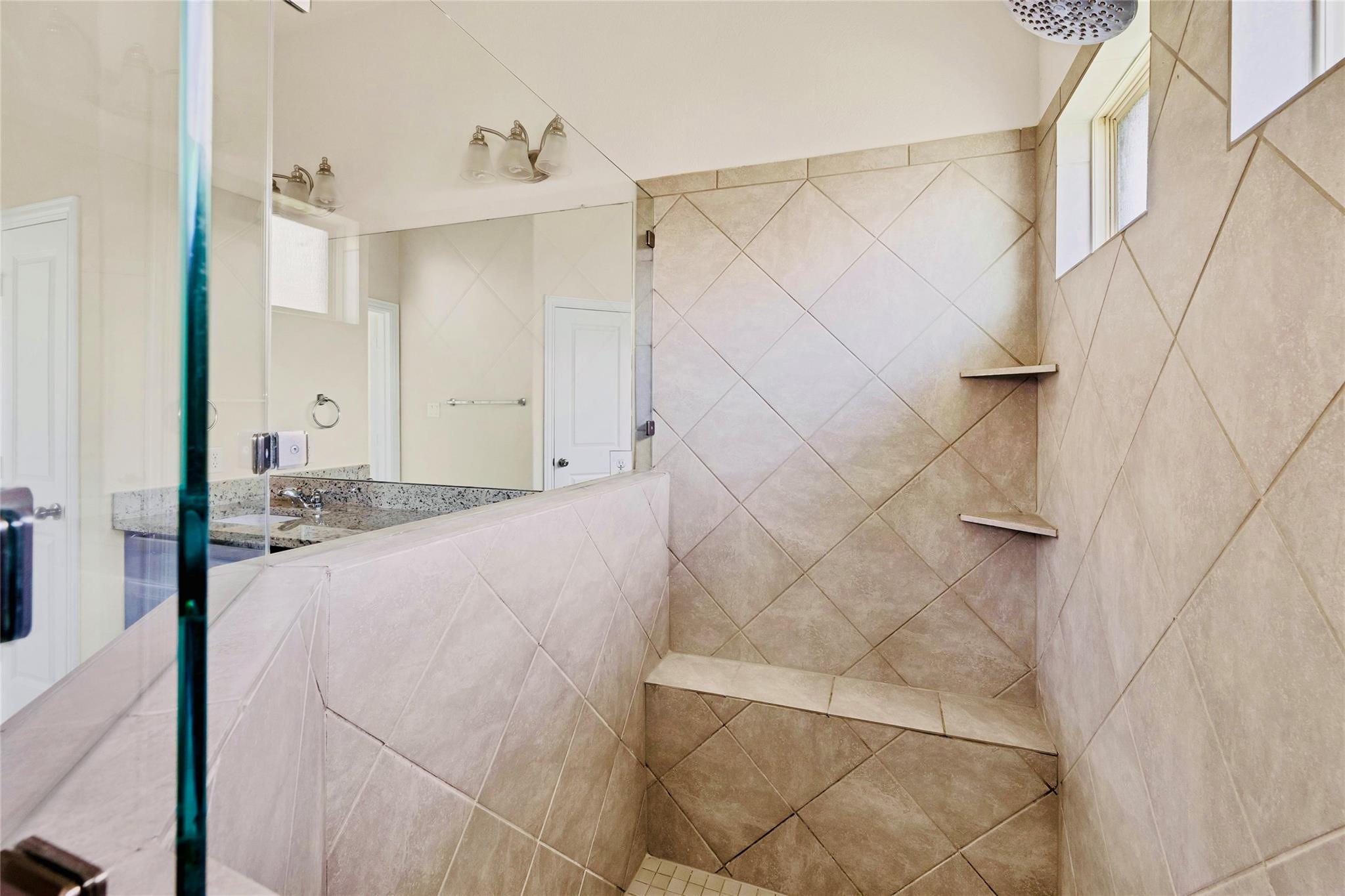 1005 Fountain Grass Way Property Photo 15