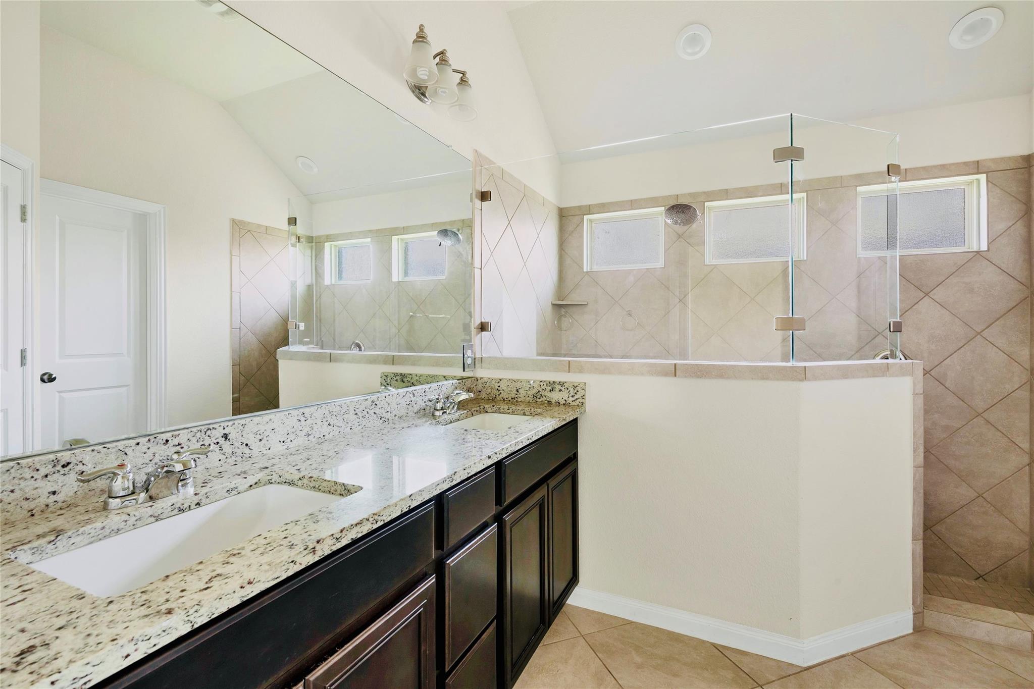 1005 Fountain Grass Way Property Photo 16
